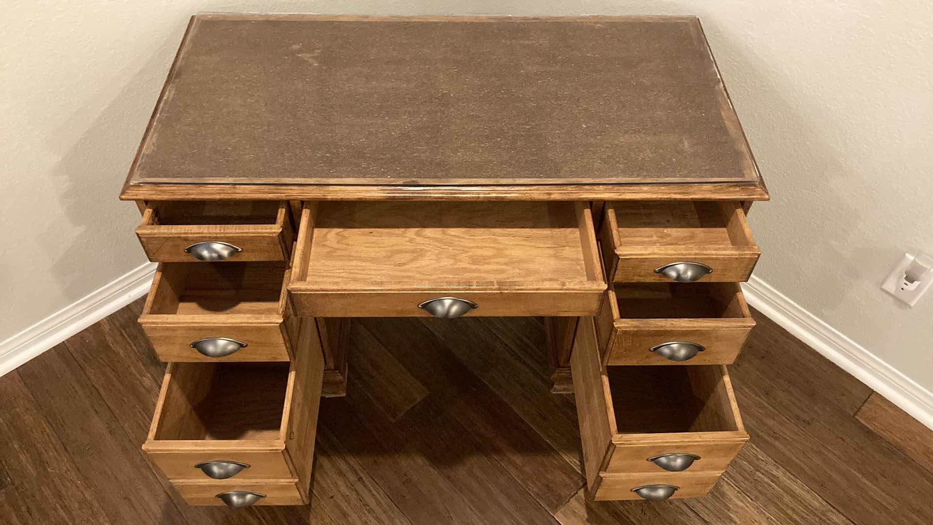 Photo 1 of HAMPSHIRE HOUSE COLONIAL TWO TONE WOOD DESK W ACRYLIC TOP PROTECTOR 46” X 23” H29.5”