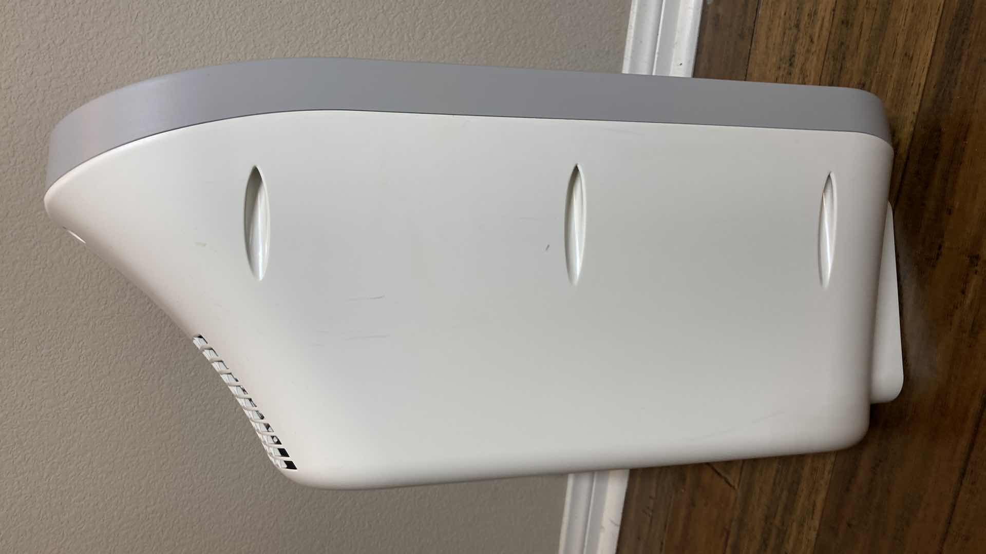 View 4 of IDYLIS HUMIDIFYING AIR PURIFIER MODEL IAPC-40-140
