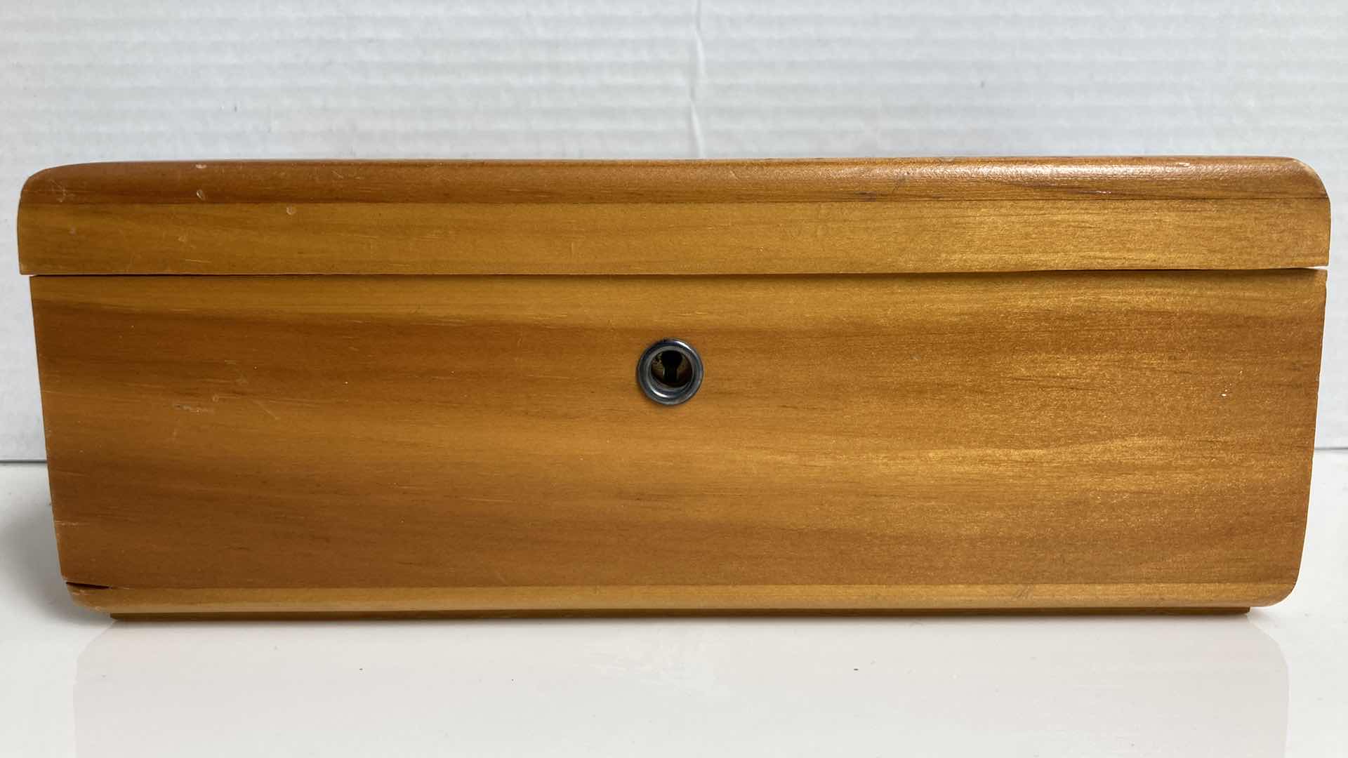 Photo 1 of LANE COMPANY HEART THEMED TRINKET WOOD BOX 9” X 5” H3.5”