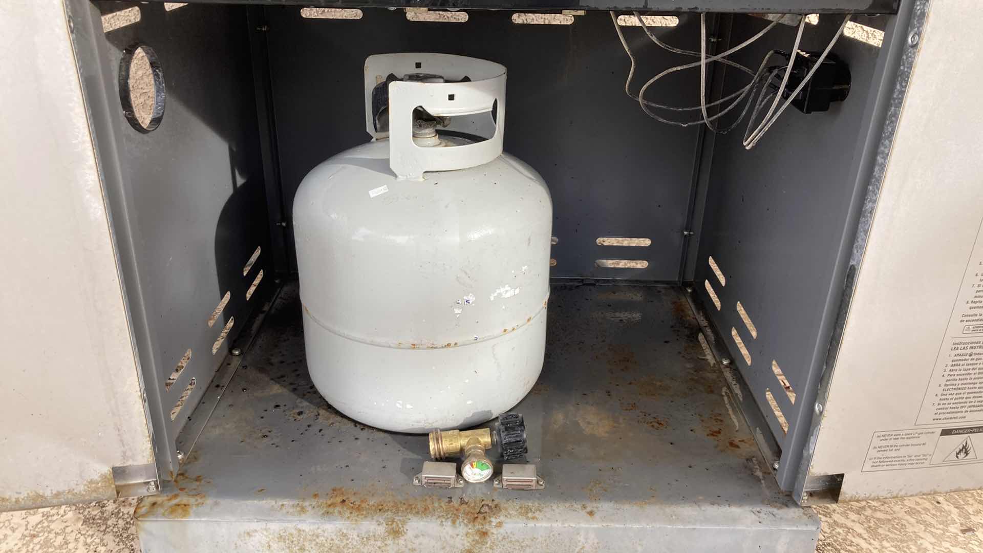 Photo 6 of CHARBROIL COMMERCIAL INFRARED PROPANE GRILL MODEL 463257111 W PROPANE TANK (PARTIALLY FULL)