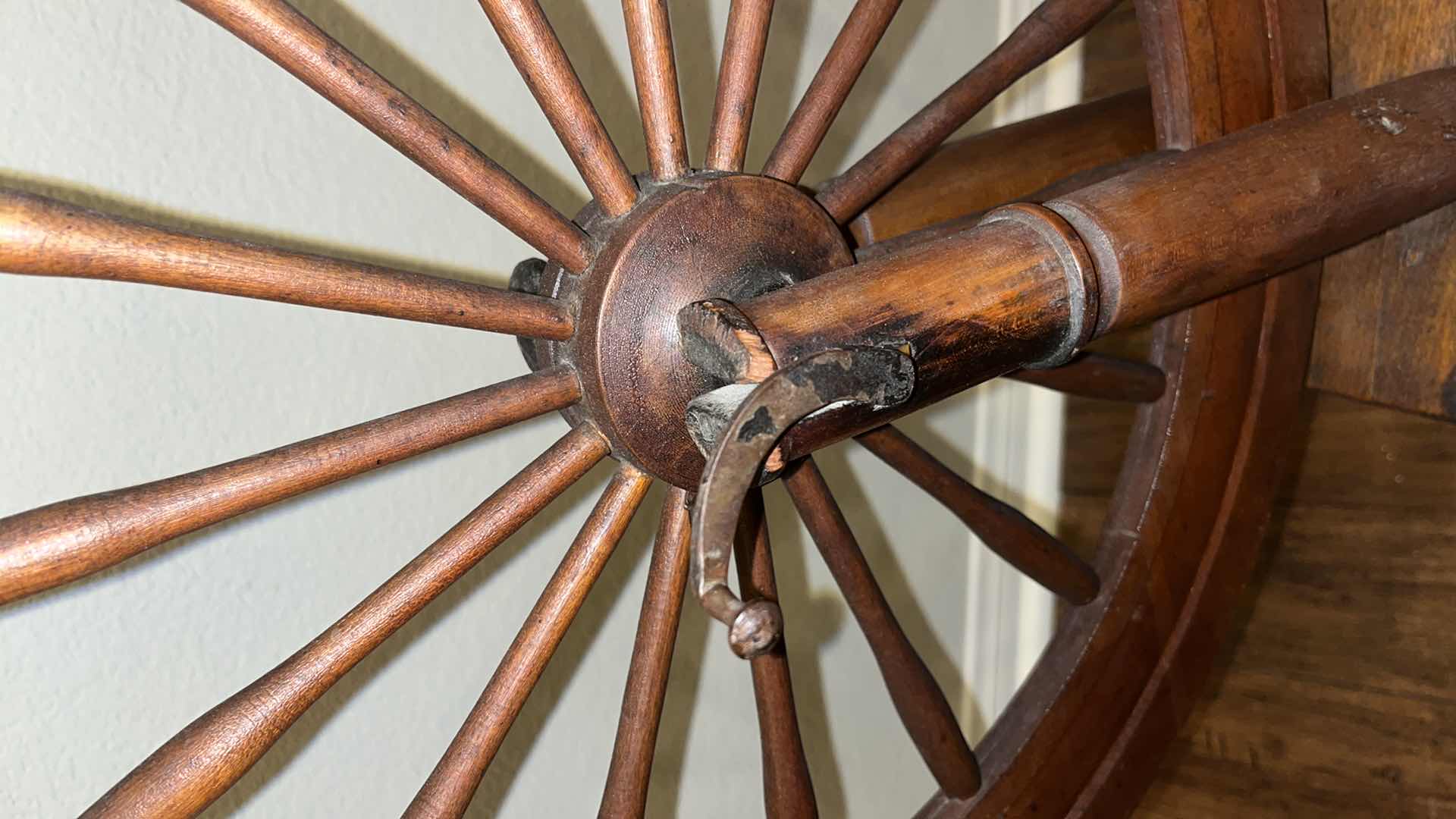 Photo 1 of ANTIQUE SPINNING WHEEL 23.5” X 33.5” H36”