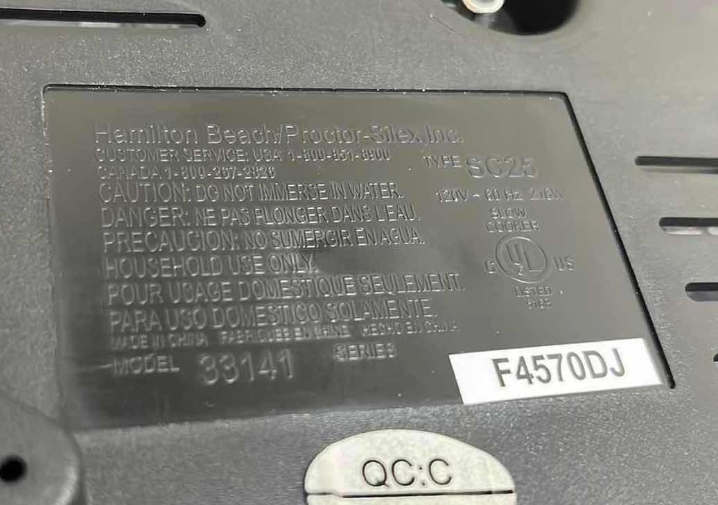 Photo 1 of HAMILTON BEACH 4 QUART OVAL SLOW COOKER, BLACK/STAINLESS MODEL 33141