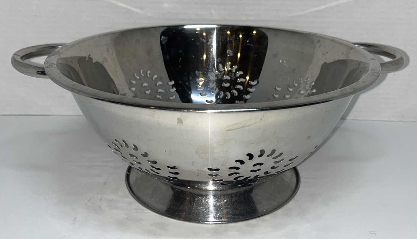 Photo 1 of 8” & 10” COLANDERS (2)