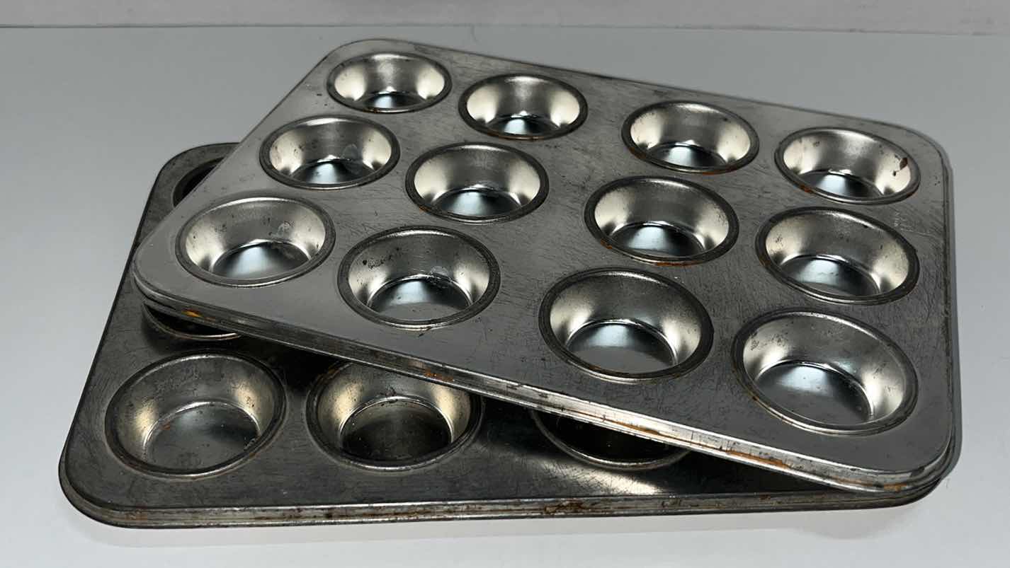 Photo 1 of CUPCAKE PAN 6 CT (1), TWELVE CT MINI CUPCAKE PANS (2), SIX CT MUFFIN PANS (2) & COOLING RACK 10.25 X 15.5” (1)