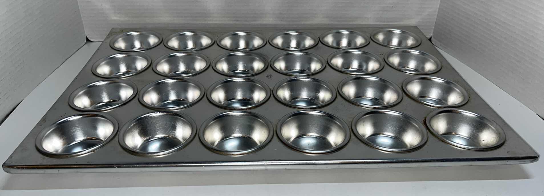 Photo 1 of CUPCAKE PAN 24 CT (1) & WILTON ALUMINUM 16” X 11.75” CAKE PAN (1)
