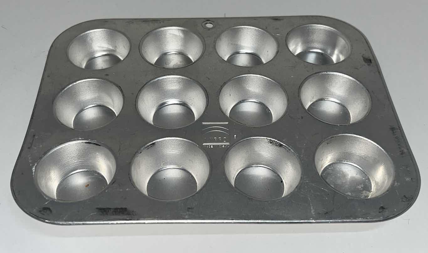 Photo 1 of ALUMINUM 12 CT MINI CUPCAKE PAN, 4.25” MINI PIE PANS (4) & WIRE COOLING RACKS (3)