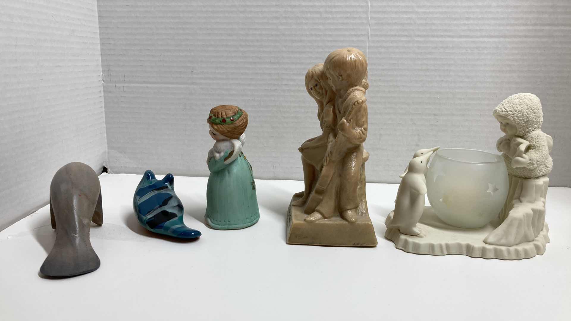Photo 1 of FIGURINES (5)