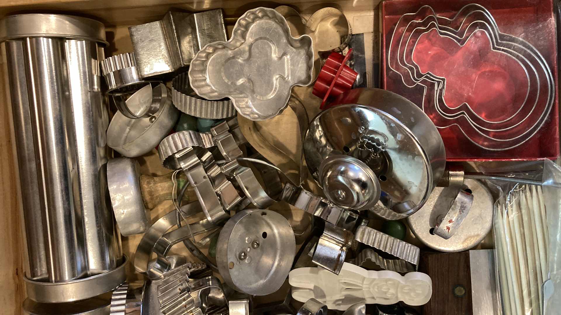 Photo 1 of BAKING UTENSILS