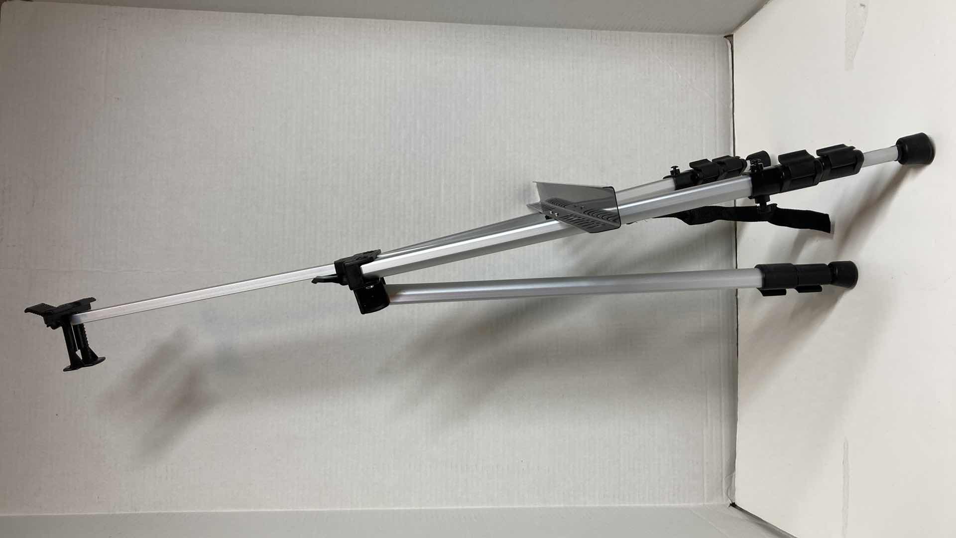 Photo 1 of ART ALTERNATIVES TILDEN ALUMINIUM TRIPOD EASEL W SOFT CASE 5” X 3” H21”-65”