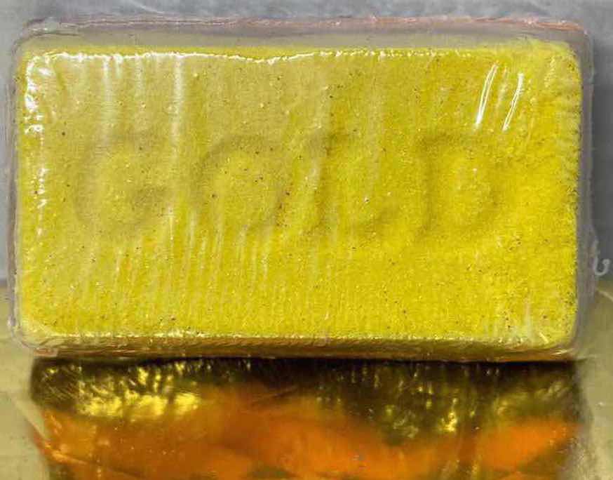 Photo 1 of NEW GRIN STUDIOS GOLD DIG IT GOLD RUSH COLORED SAND BULLION FIND REAL GOLD 1 IN 24 (5)