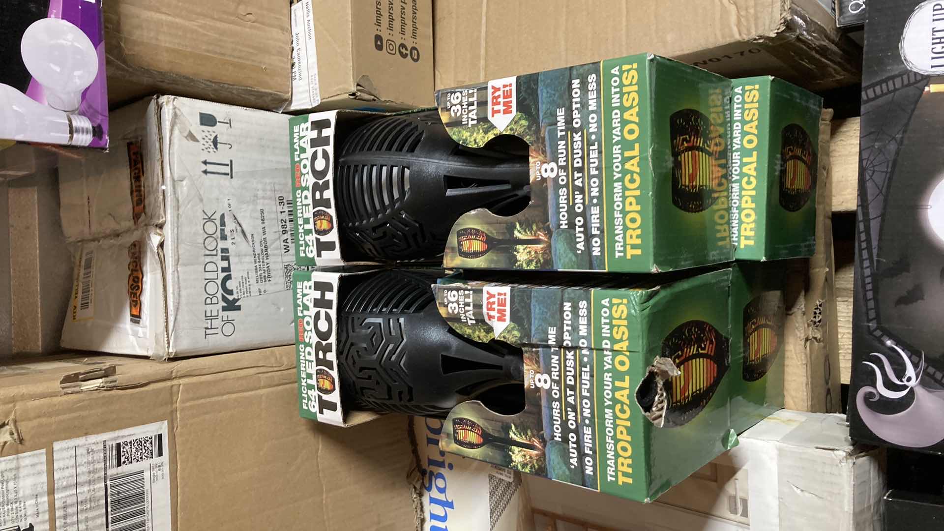 Photo 1 of HOUSEHOLD LIGHTING, LIGHT BULBS & HALLOWEEN LANTERNS ON PALLET (APPROX 30 ITEMS) 