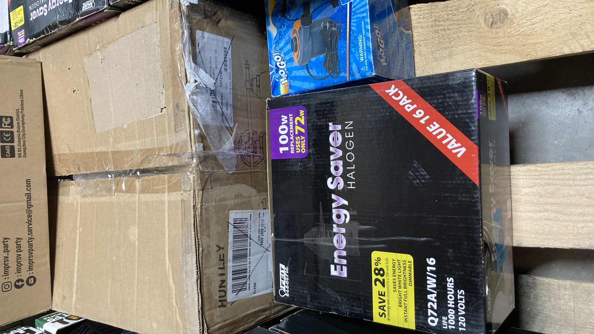 Photo 1 of HOUSEHOLD LIGHTING, LIGHT BULBS & HALLOWEEN LANTERNS ON PALLET (APPROX 30 ITEMS) 