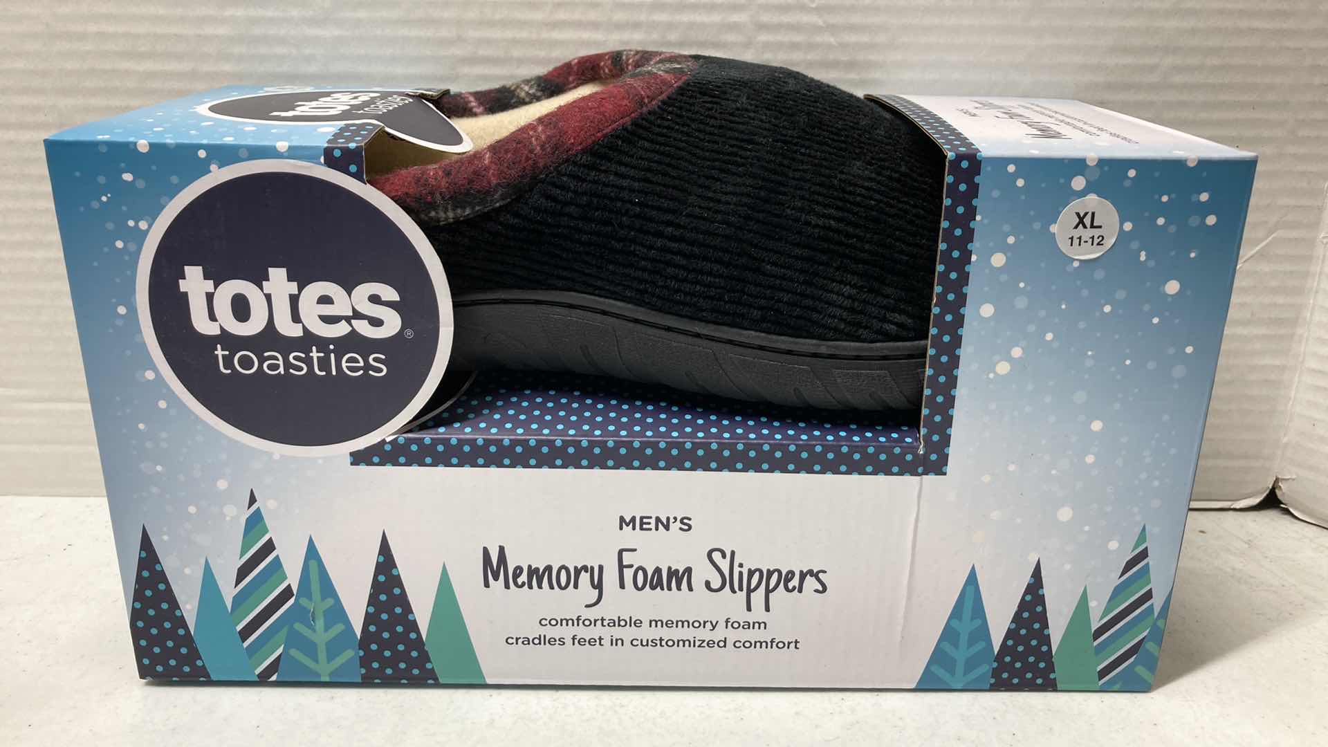 Photo 1 of NEW TOTES TOASTIES MEMORY FOAM SLIPPERS MENS SIZE XL 11-12 (2)