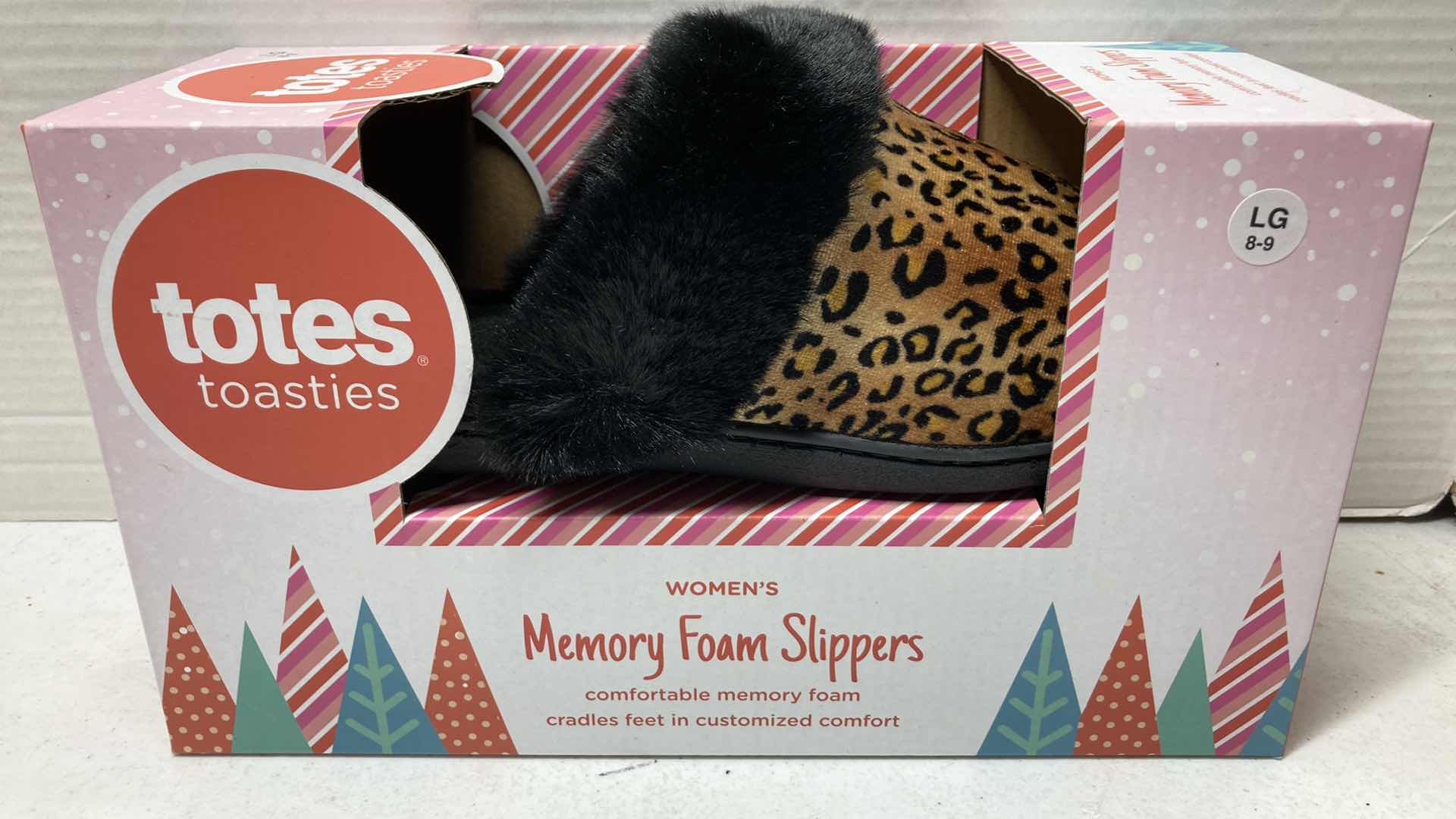 Photo 1 of NEW TOTES TOASTIES MEMORY FOAM SLIPPERS MENS SIZE LG 9-10 & WOMENS SIZE LG 8-9 (2)