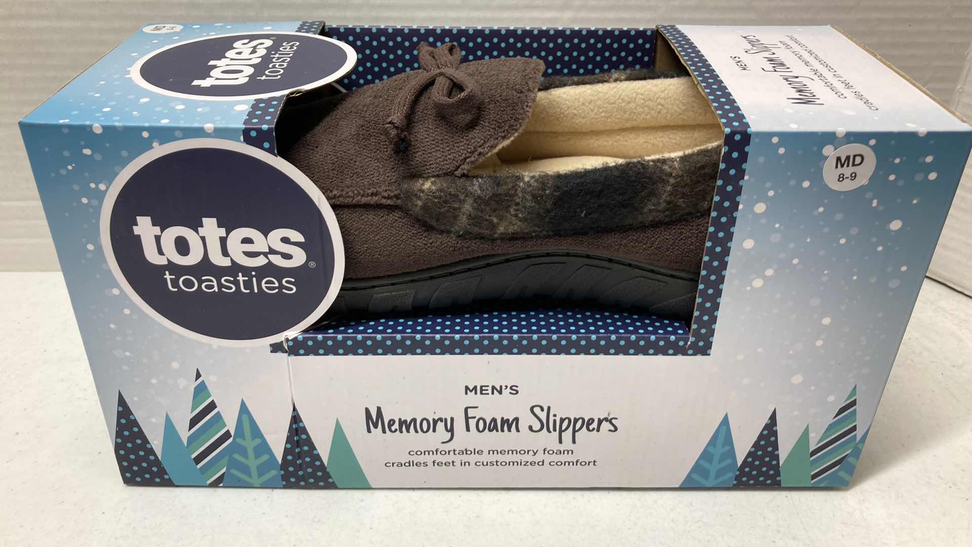 Photo 1 of NEW TOTES TOASTIES MEMORY FOAM SLIPPERS MENS SIZE MED 8-9 & WOMENS SIZE MED 7-8 (2)