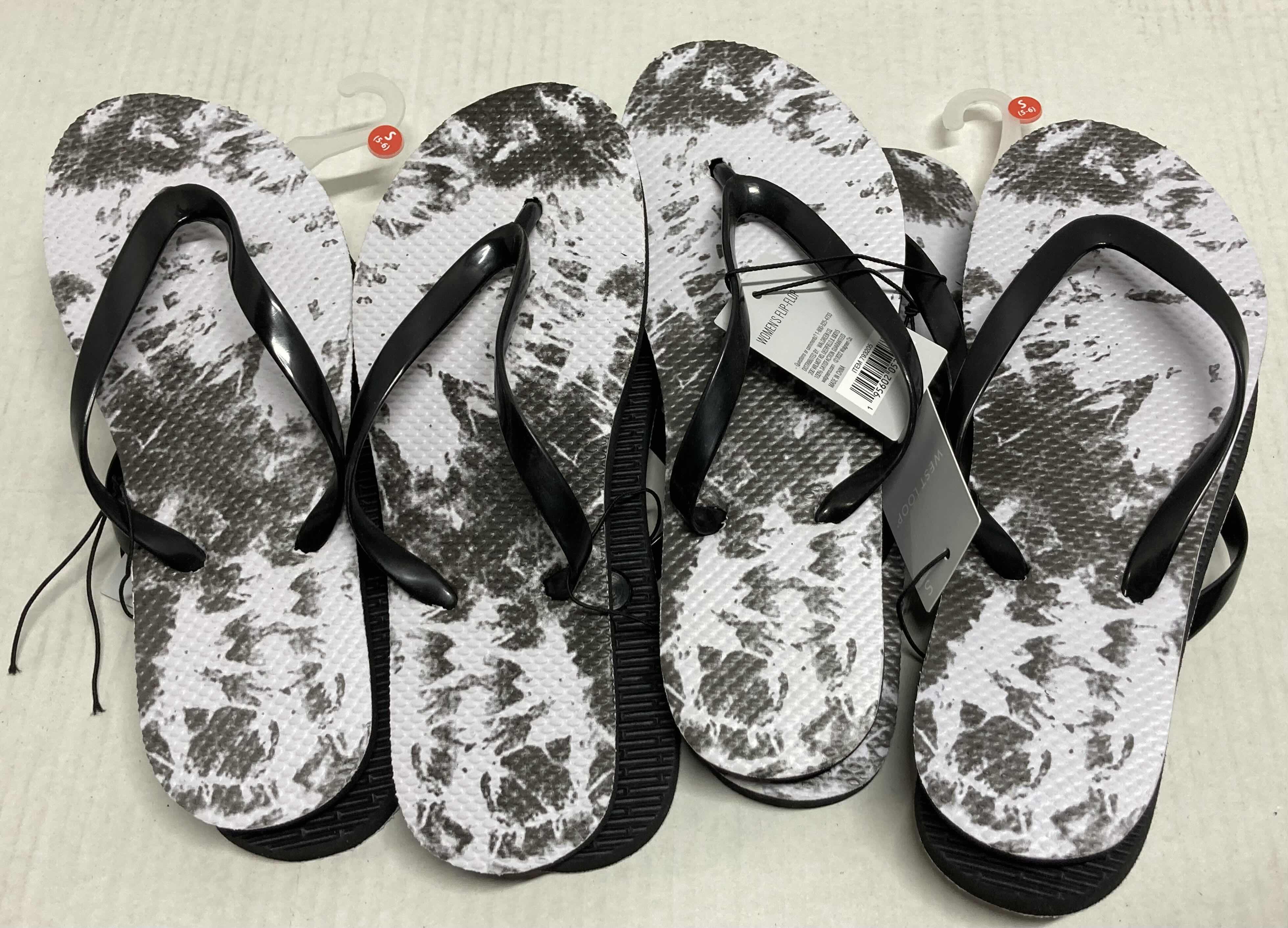 Photo 1 of NEW WEST LOOP SANDALS WOMENS SIZE S 5-6 (12)