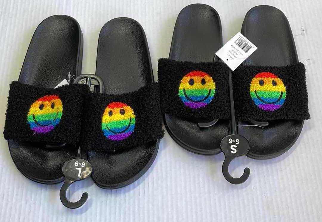 Photo 1 of NEW WEST LOOP SMILEY FACE SANDALS ADULT SIZE 5-9 (4)