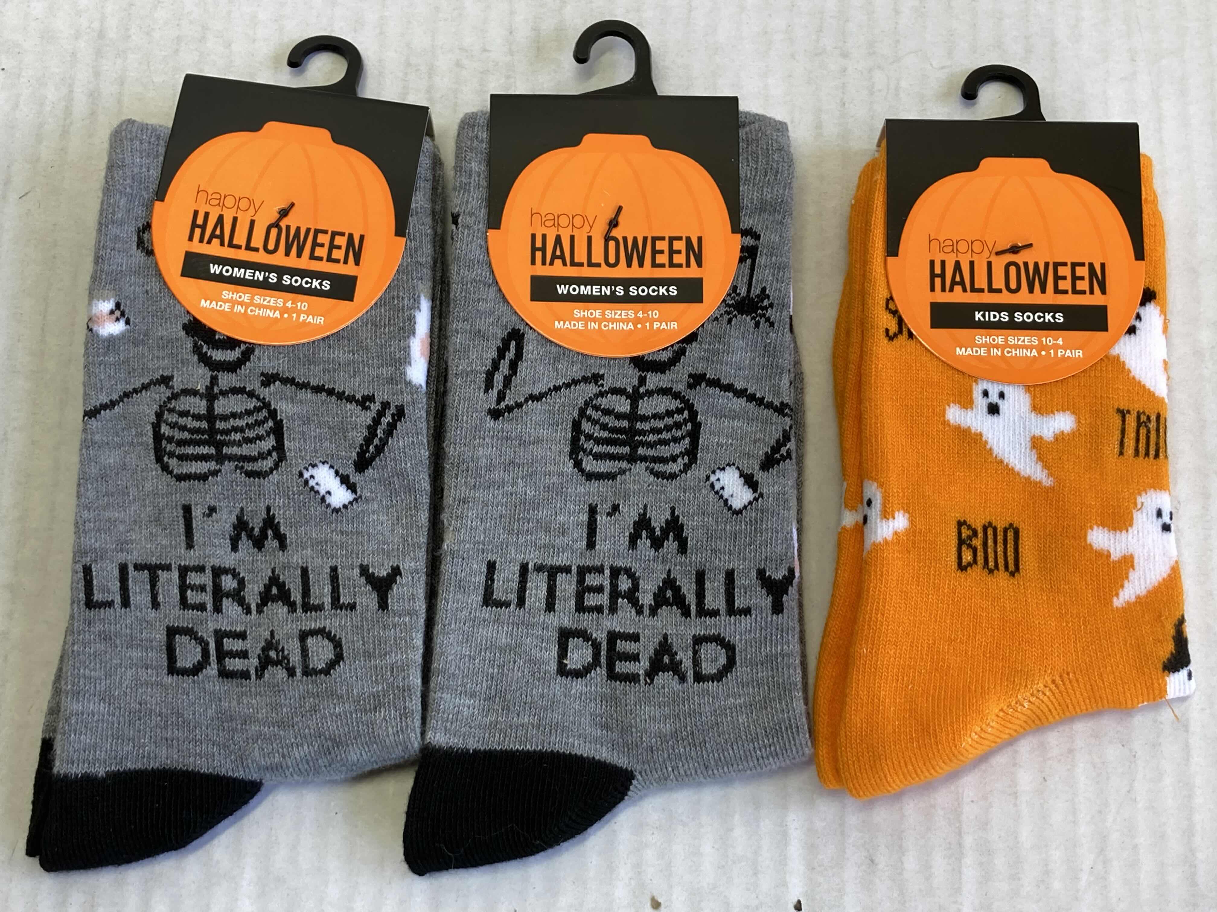 Photo 1 of NEW HAPPY HALLOWEEN SOCKS (9)