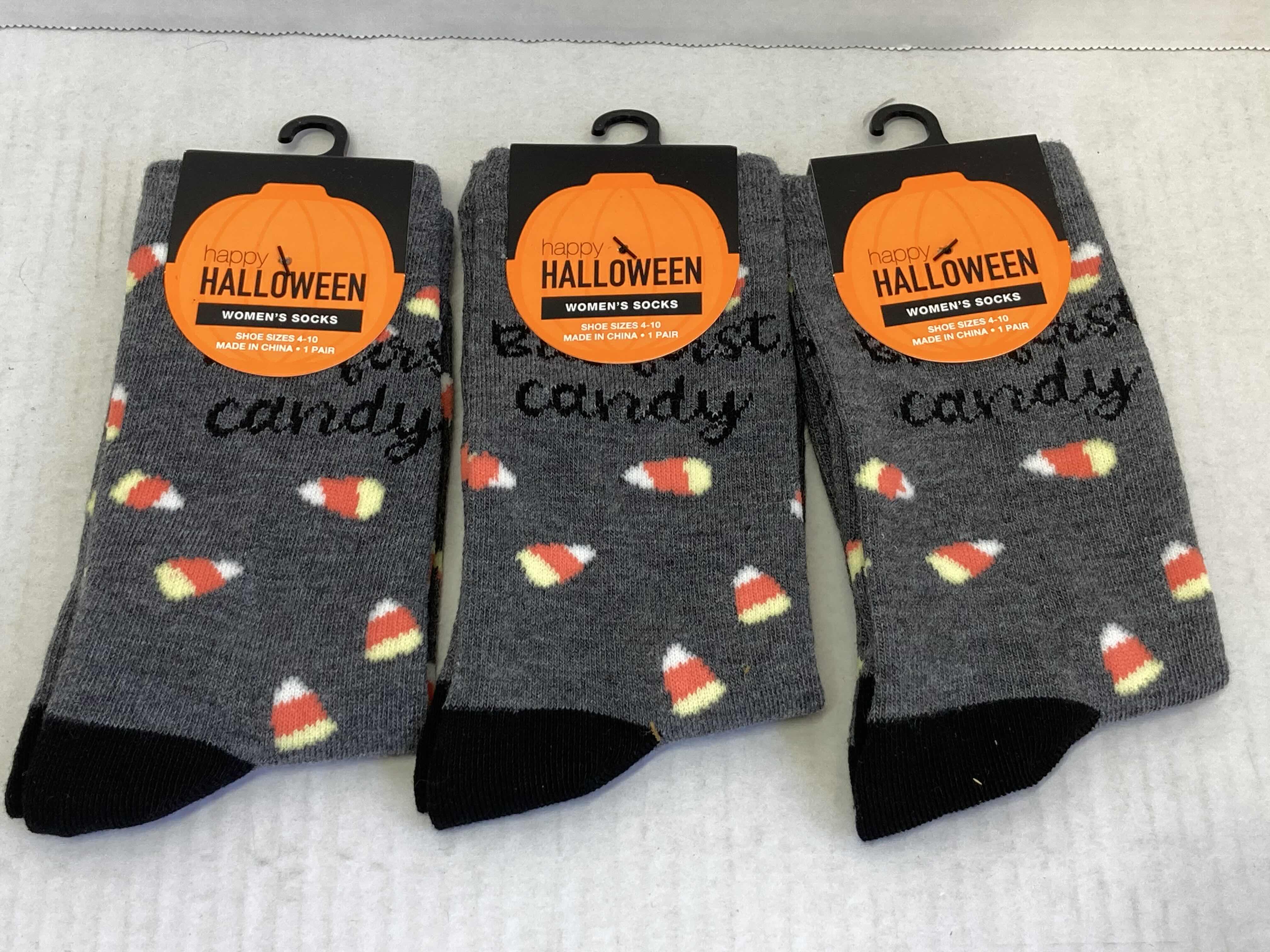 Photo 1 of NEW HAPPY HALLOWEEN SOCKS (9)
