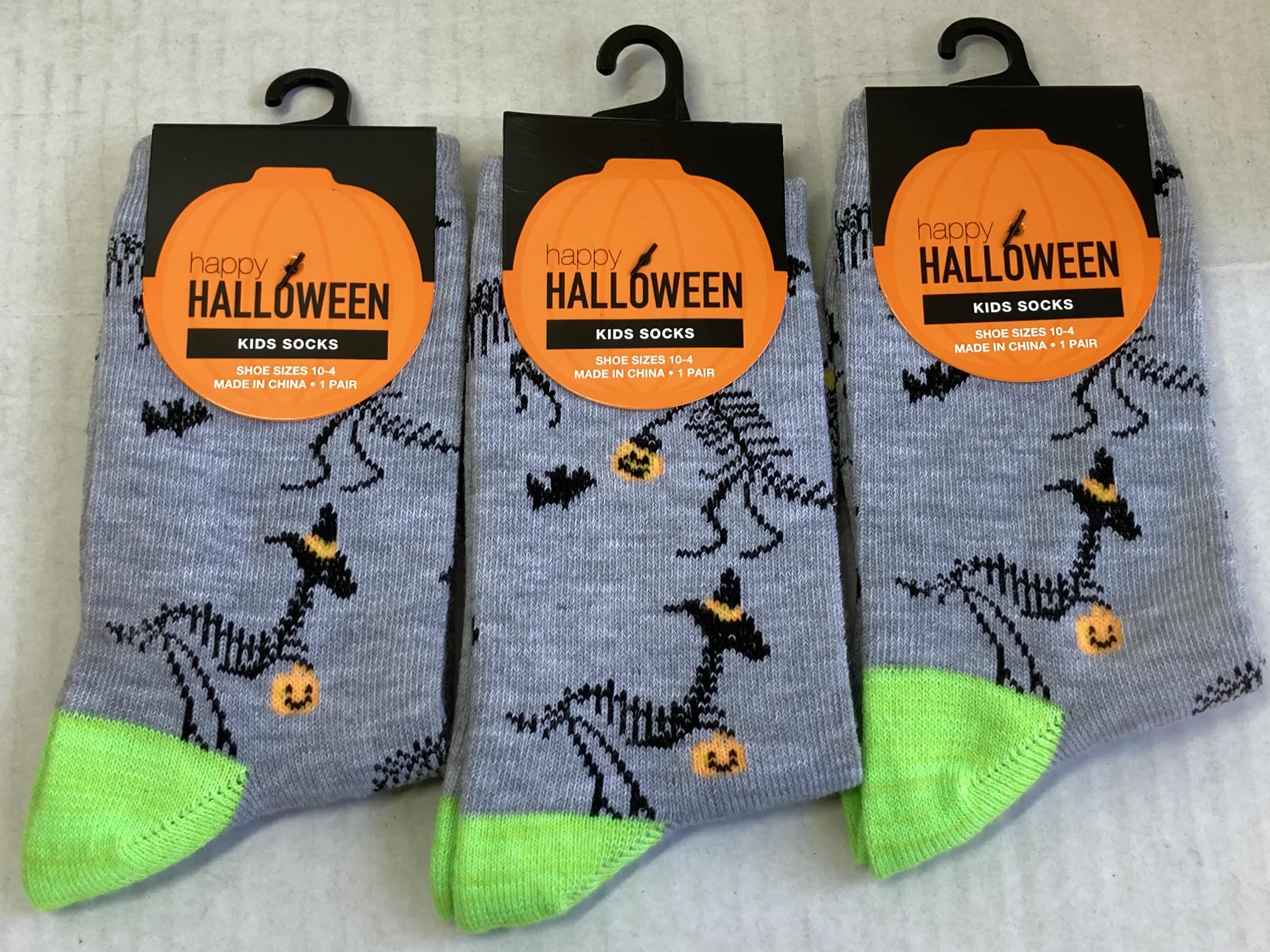 Photo 1 of NEW HAPPY HALLOWEEN SOCKS (9)