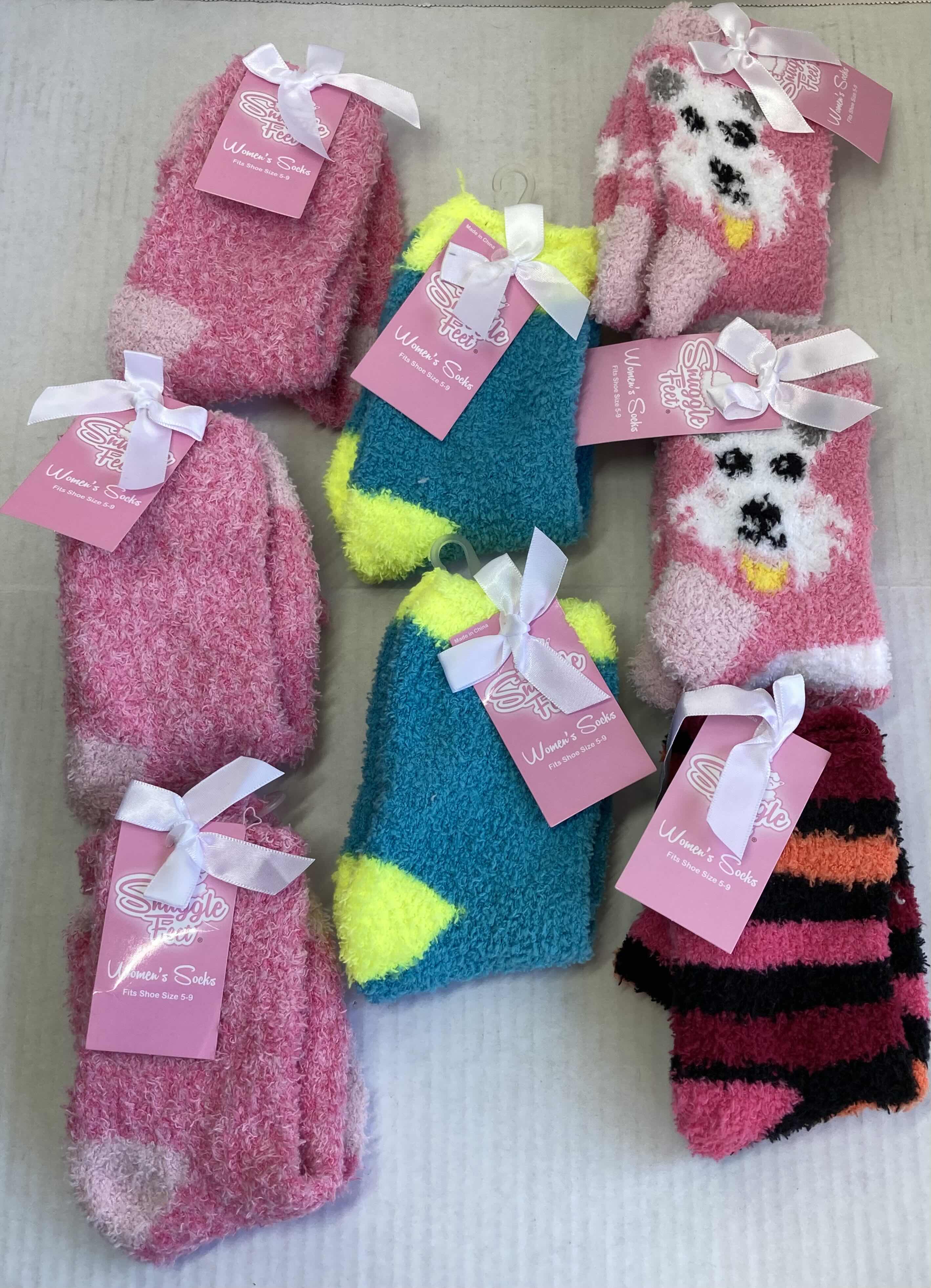 Photo 1 of NEW SNUGGLE FEET SOCKS (8) & ALEXA ROSE 6 PAIR SET SOCKS WOMENS SIZE 5-9