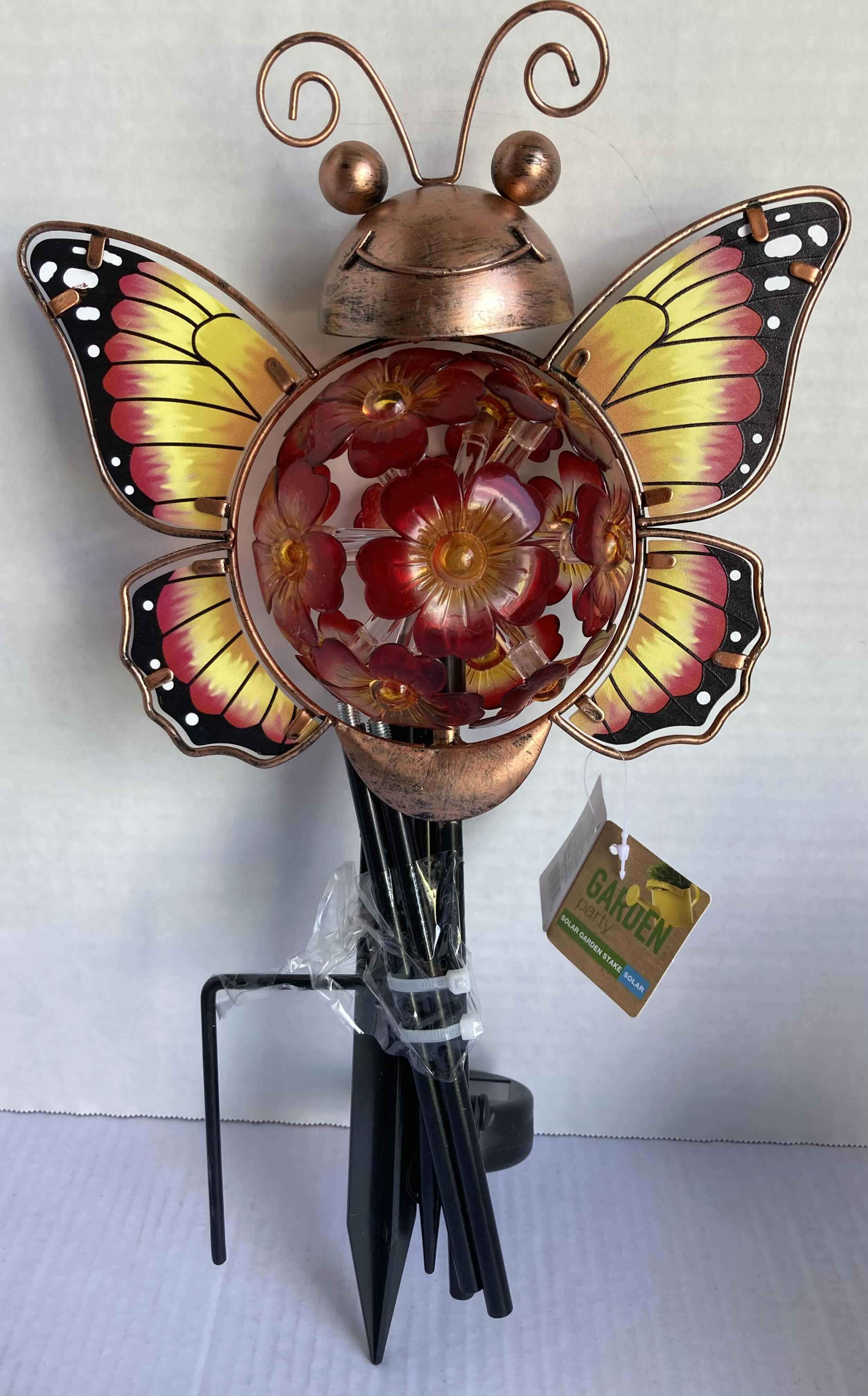 Photo 1 of NEW GARDEN PARTY BUTTERFLY SOLAR GARDEN STAKE & METAL DRAGONFLY LED STRING LIGHTS (2)