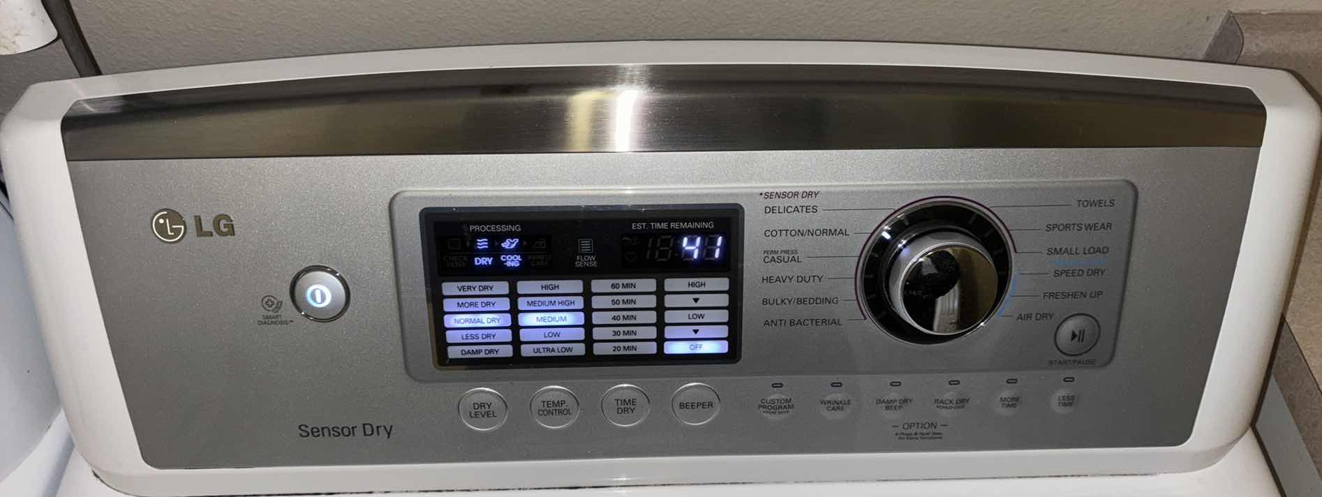 Photo 3 of LG 7.3 CU FT ULTRA LARGE CAPACITY DRYER W NEVERUS STEEL DRUM (MODEL DLG5002W)