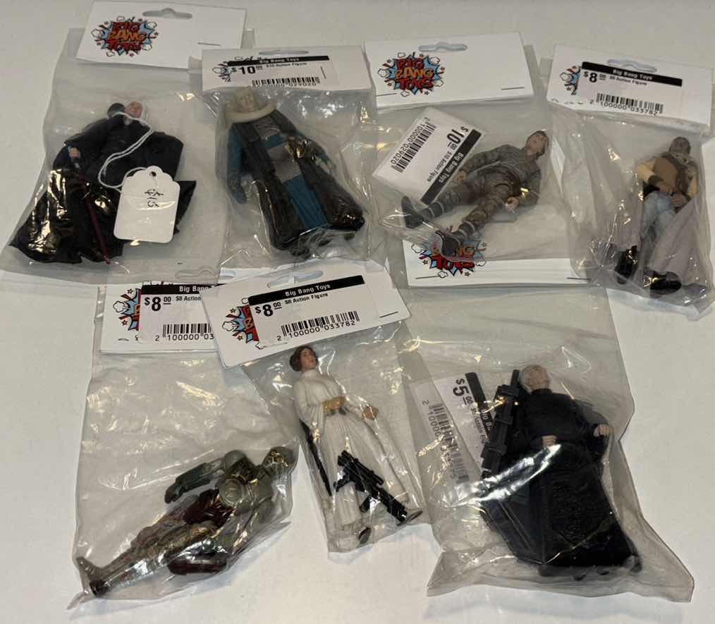 Photo 1 of MYSTERY GRAB BAGS- STAR WARS 3.5”-4” ACTION FIGURES **NO RETURNS** (VALUE $50-64) PICS ARE JUST EXAMPLES OF ACTION FIGURES THAT COULD BE IN BAGS