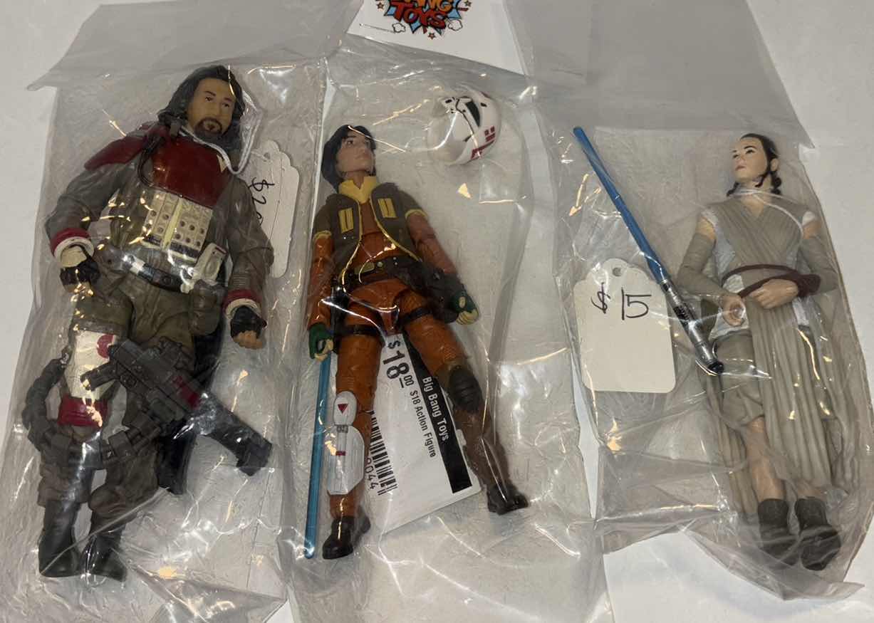 Photo 3 of MYSTERY GRAB BAGS- STAR WARS 5”-6” ACTION FIGURES **NO RETURNS** (VALUE $52-$61) PICS ARE JUST EXAMPLES OF ACTION FIGURES THAT COULD BE IN BAGS