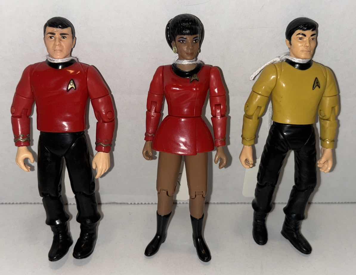 Photo 1 of 1993 PLAYMATES TOYS STAR TREK 4.75” ACTION FIGURES (3)