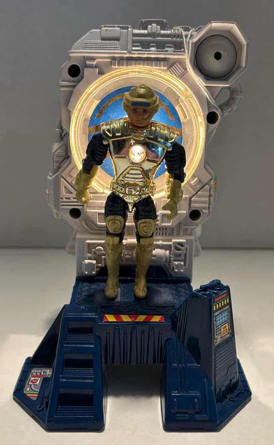 Photo 1 of VINTAGE 1987 MATTEL CAPTAIN POWER ACTION FIGURE & POWER ON ENERGIZER