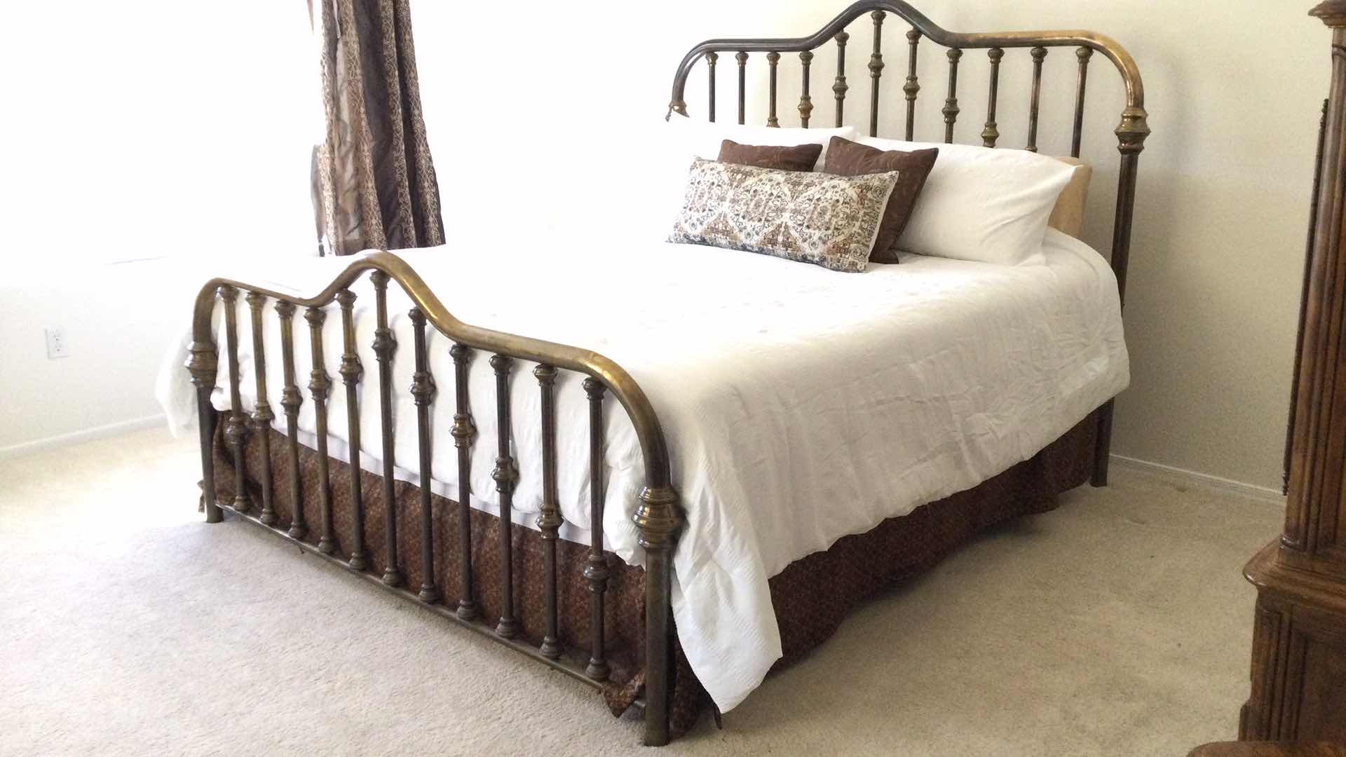 Photo 3 of KING SIZE BRASS HEAD & FOOTBOARDS W/ STEARNS & FOSTER DEEP POCKET MATTRESS & SPLIT BOX SPRINGS ON RAILS (BEDDING INCL.)