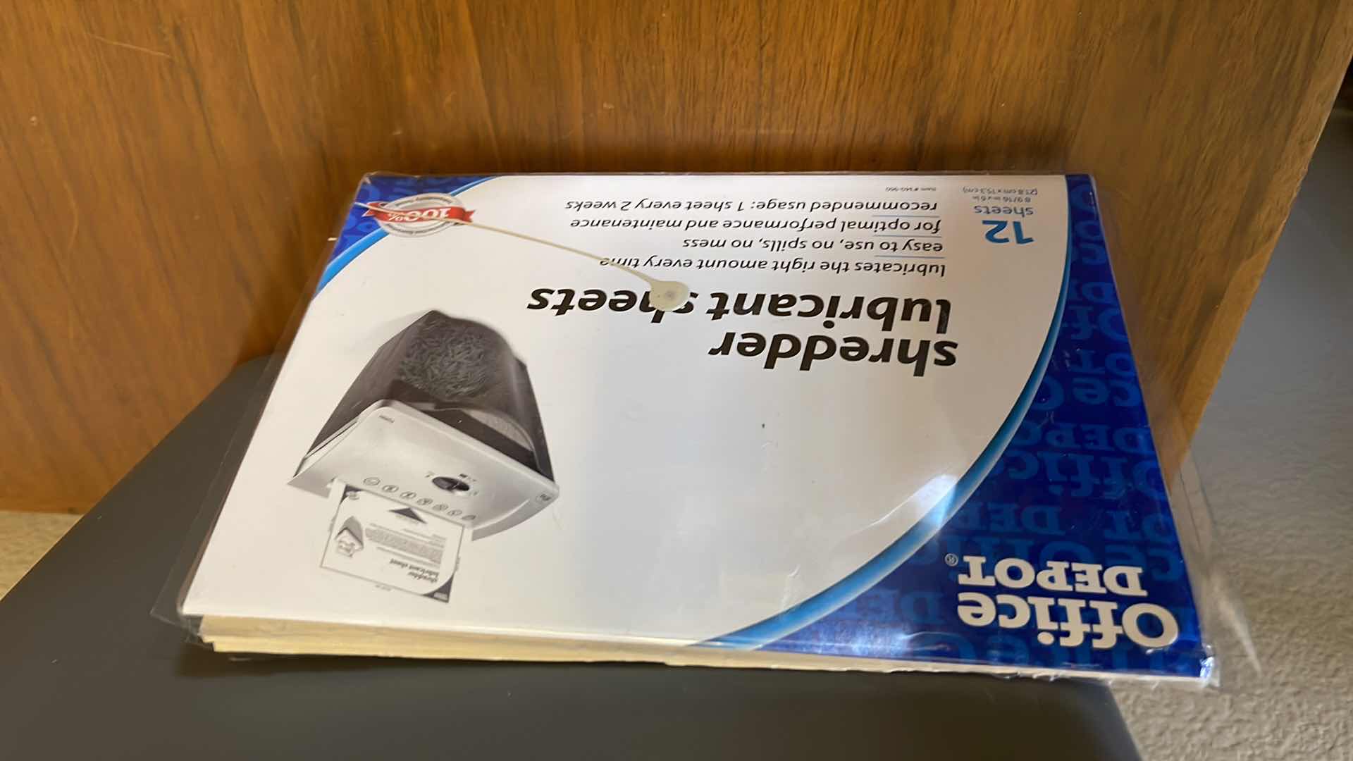 Photo 1 of FELLOWES P700-2 PAPER SHREDDER W/LUBRICANT SHEETS (TESTED)