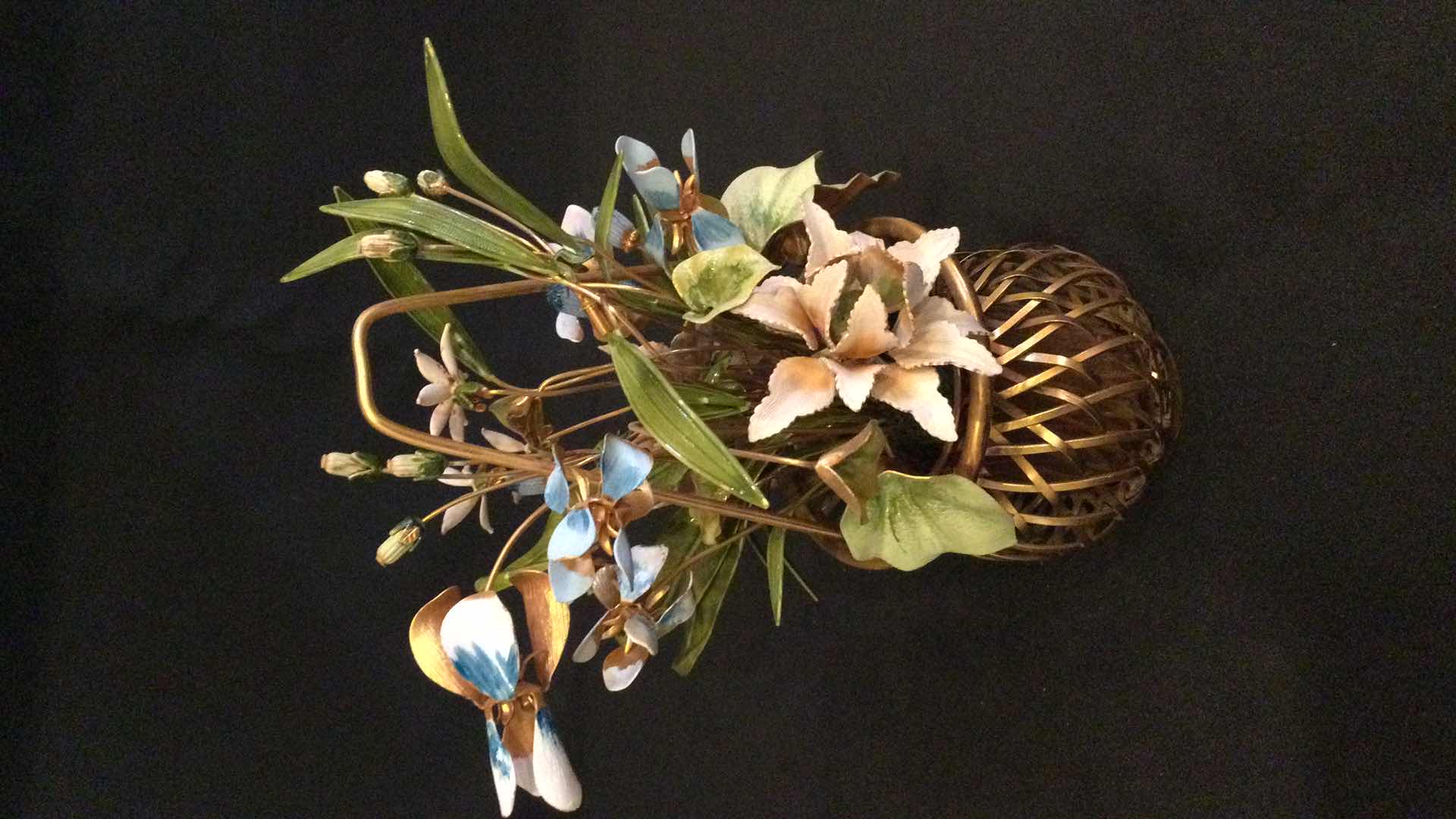 Photo 4 of HAND CRAFTED ARTIST SIGNED METAL FLOWER BASKET H 7.5”