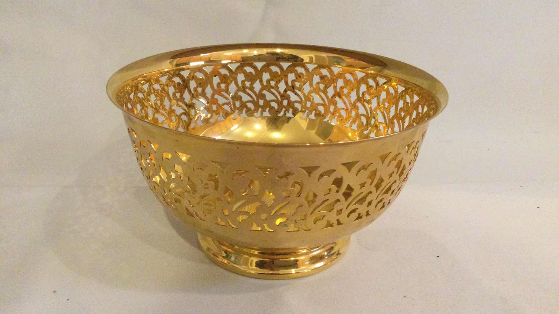Photo 1 of INTERNATIONAL SILVER CO.  7” BOWLS (2) ELECTROPLATED W/ 24KT GOLD