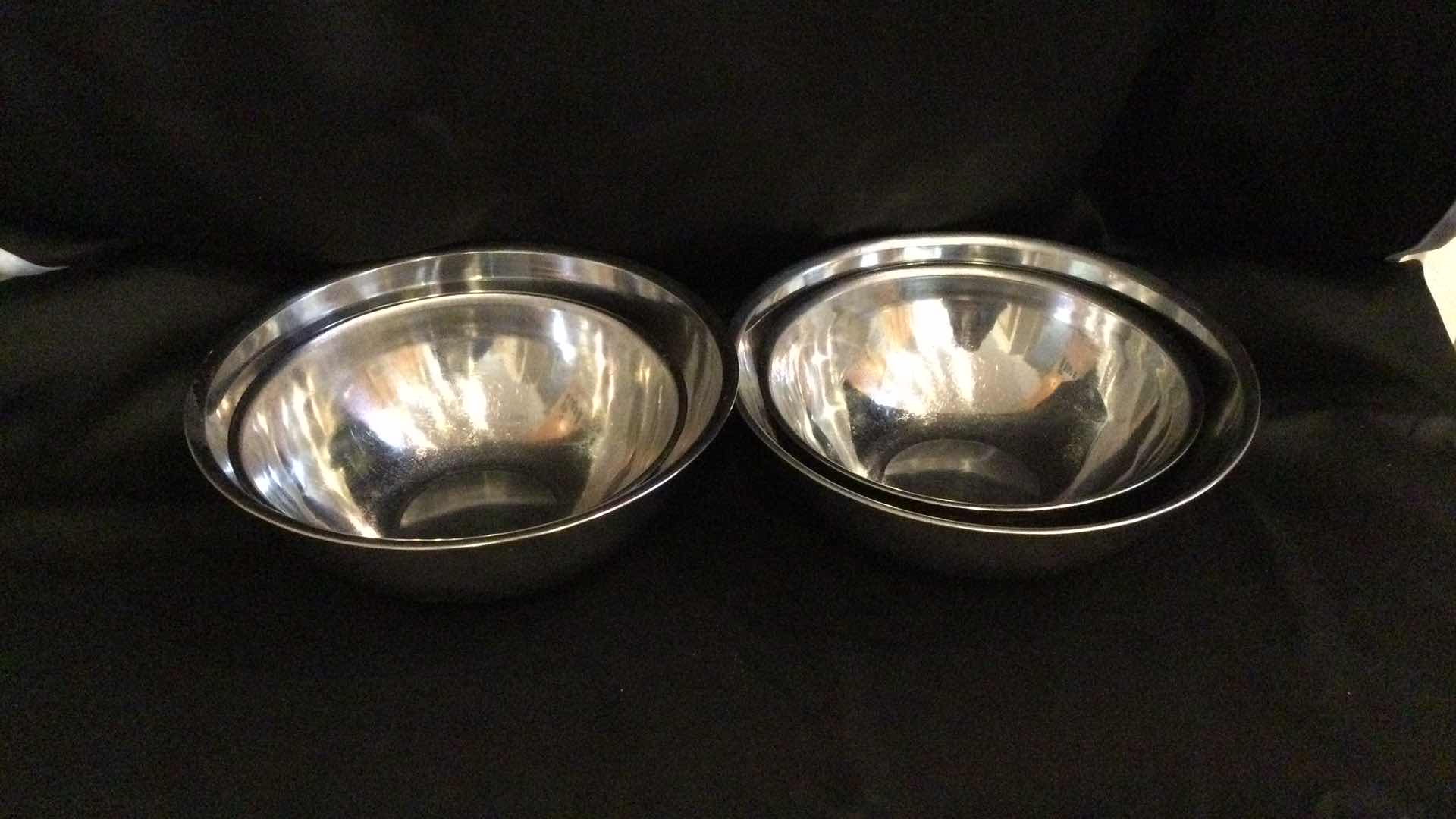 Photo 3 of SUNBEAM HAND MIXER W/ STAINLESS STEEL MIXING BOWLS & BAKING TOOLS