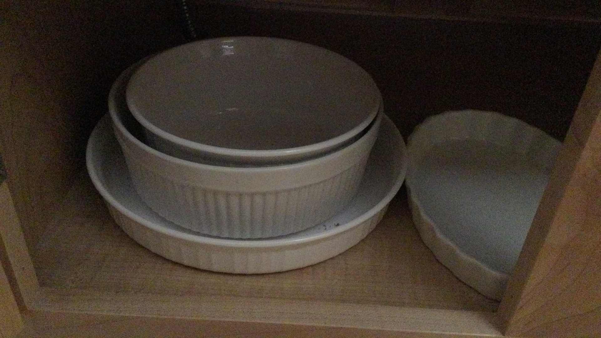 Photo 2 of CONTENTS IN KITCHEN CUPBOARD, BAKE WARE