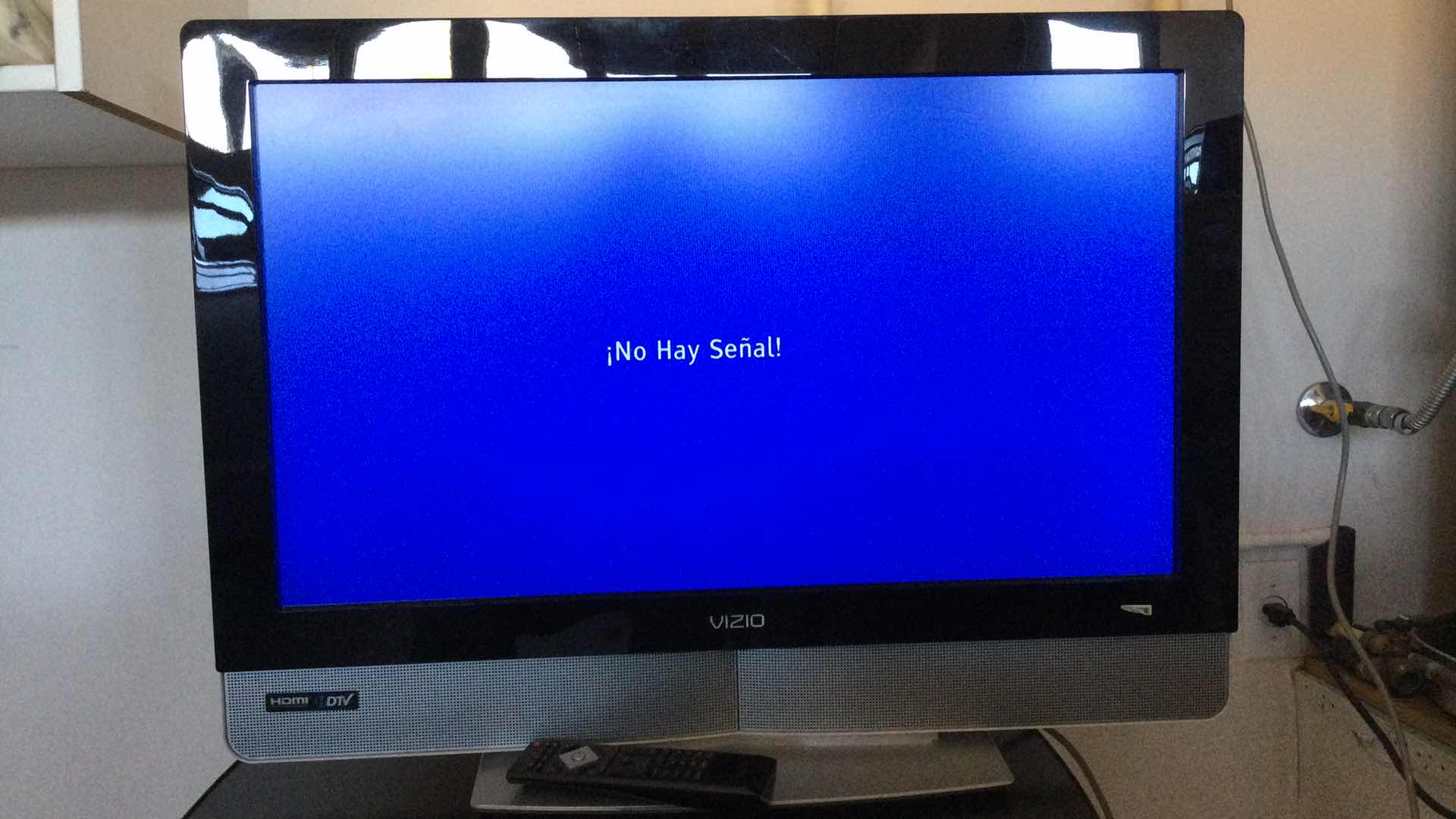 Photo 1 of VIZIO 32” HDMI/HDTV W. REMOTE (TESTED) # VX32L