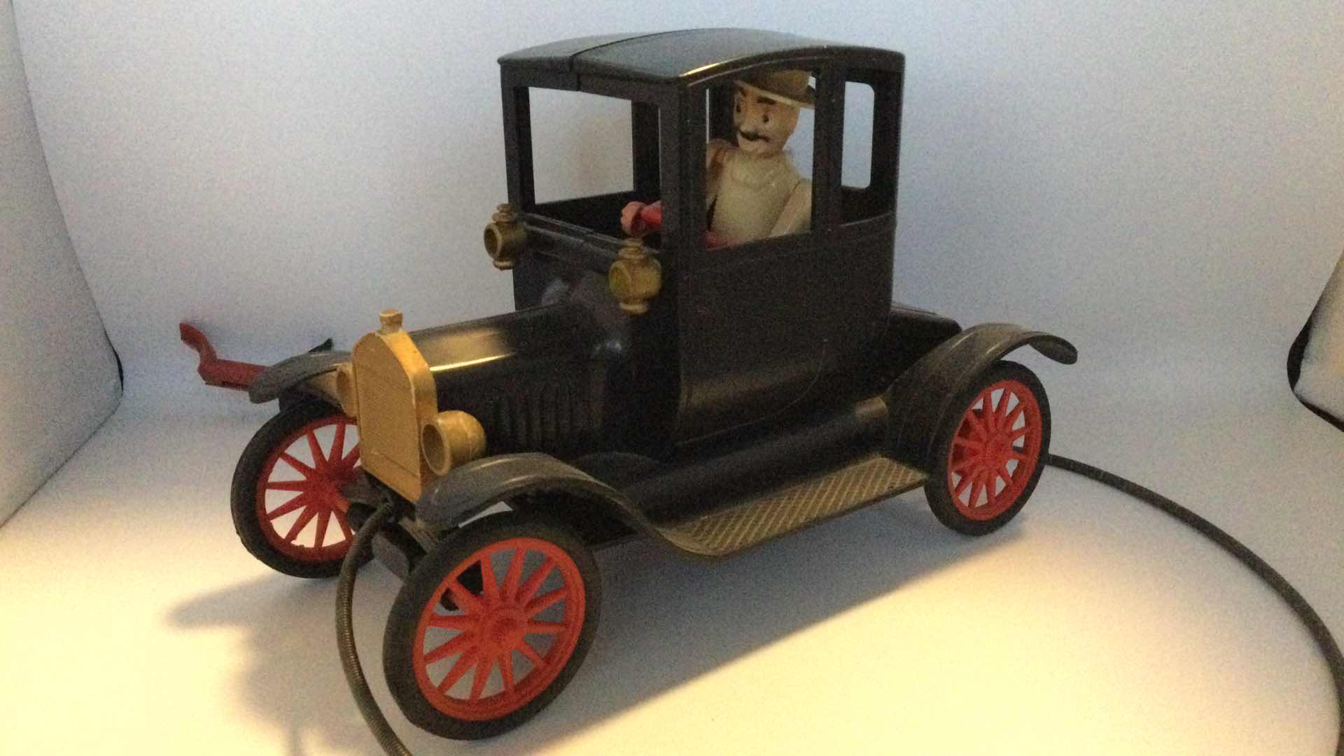Photo 1 of 1950’s REVELL PULL TOY BACK FIRING 1917 FORD DIZZY LIZZIE  MODEL T