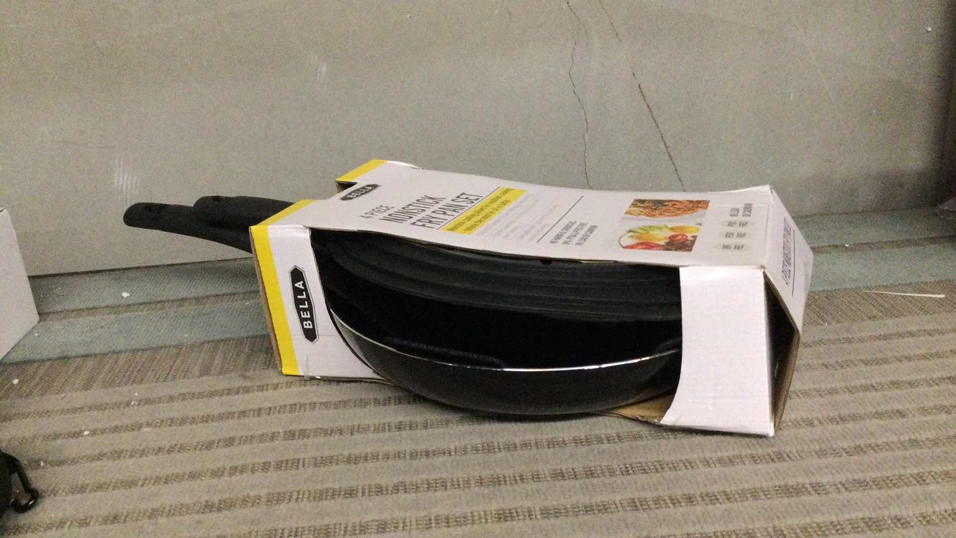 Photo 1 of NEW BELLA 4 PC NONSTICK FRY PAN SET