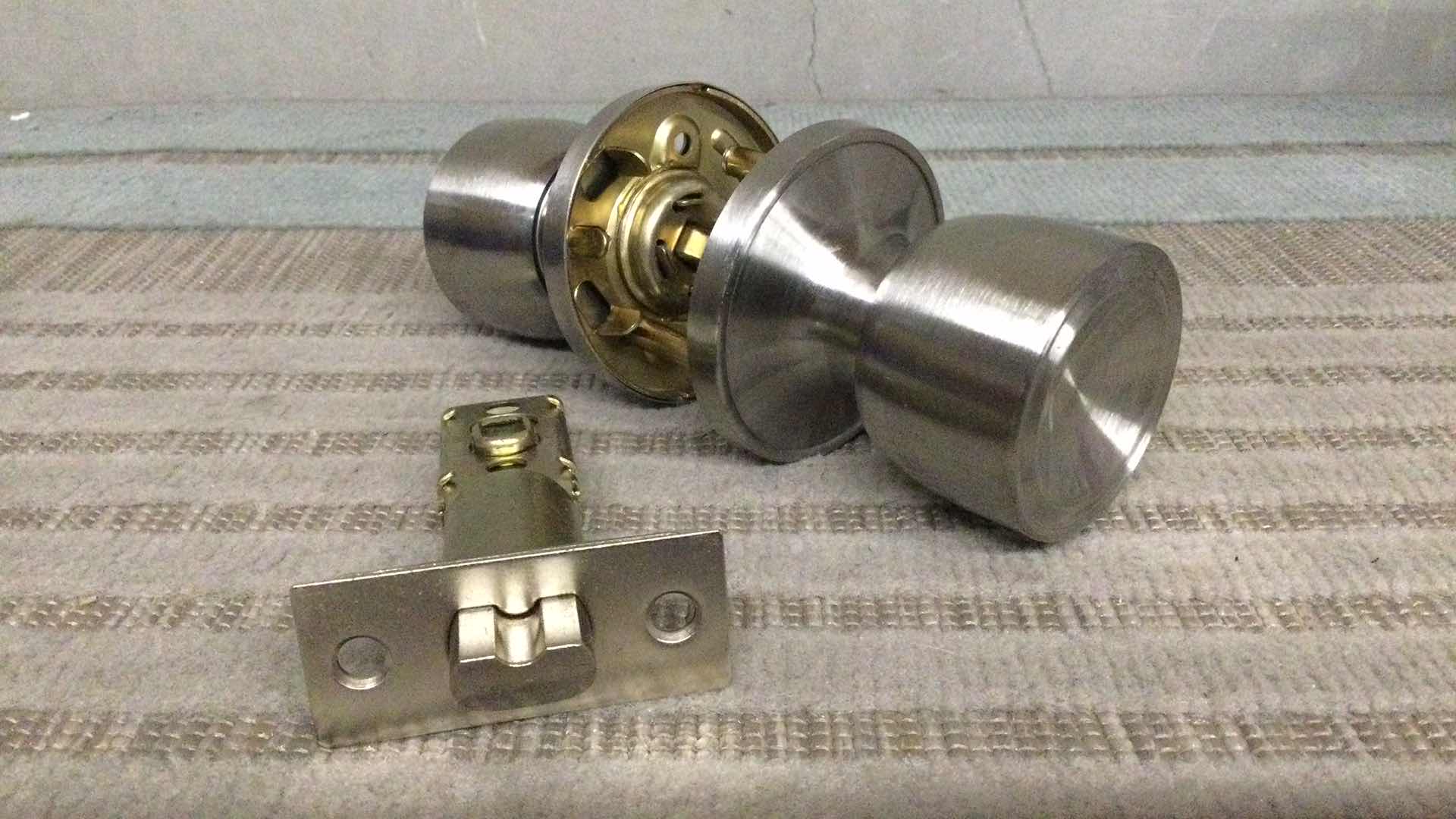 Photo 1 of NEW INTERIOR NON-LOCKING DOOR KNOB DL591SNPS BRUSHED NICKEL FINISH