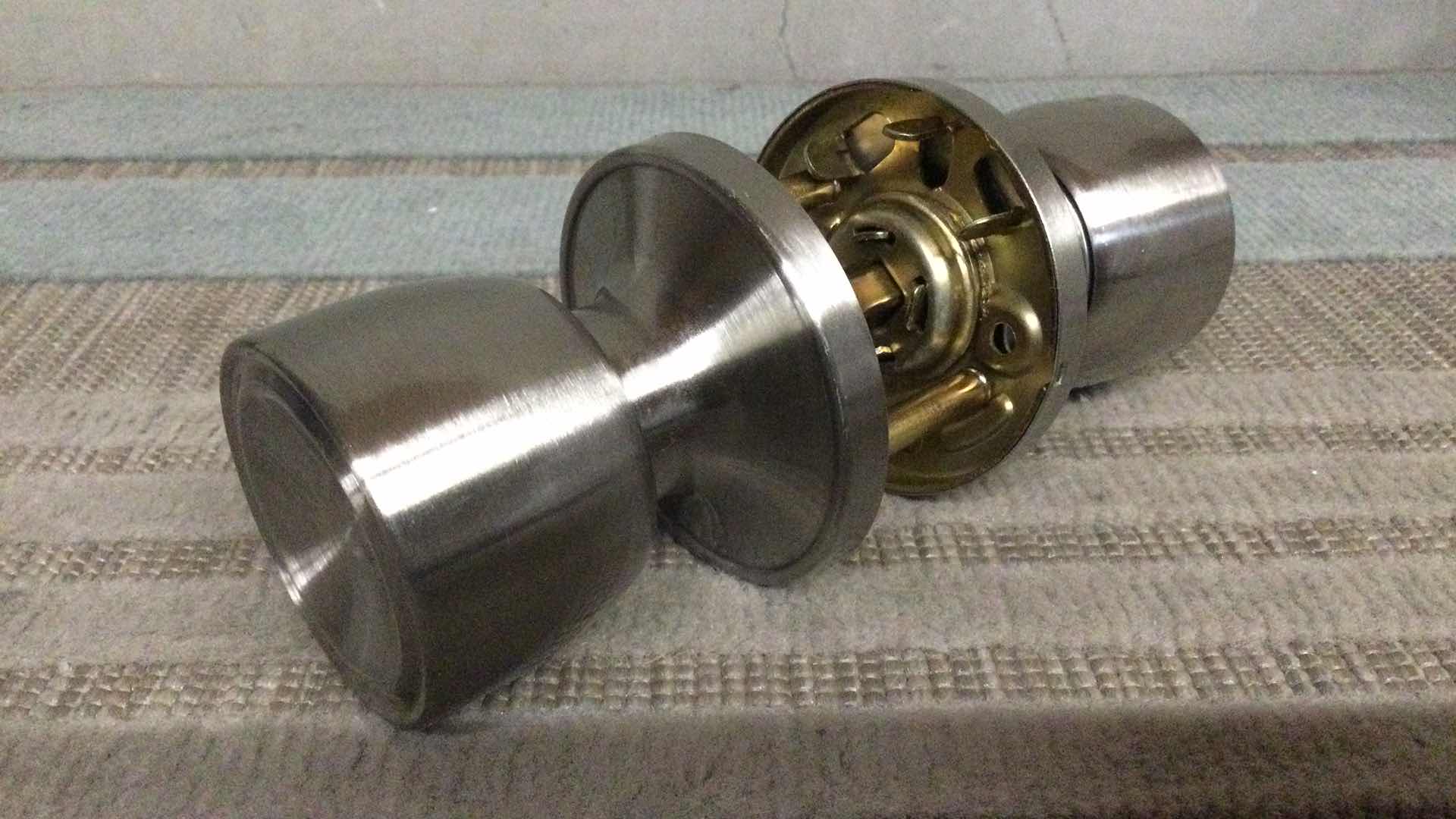 Photo 1 of NEW INTERIOR NON- LOCKING DOOR KNOB DL591SNPS BRUSHED NICKEL FINISH