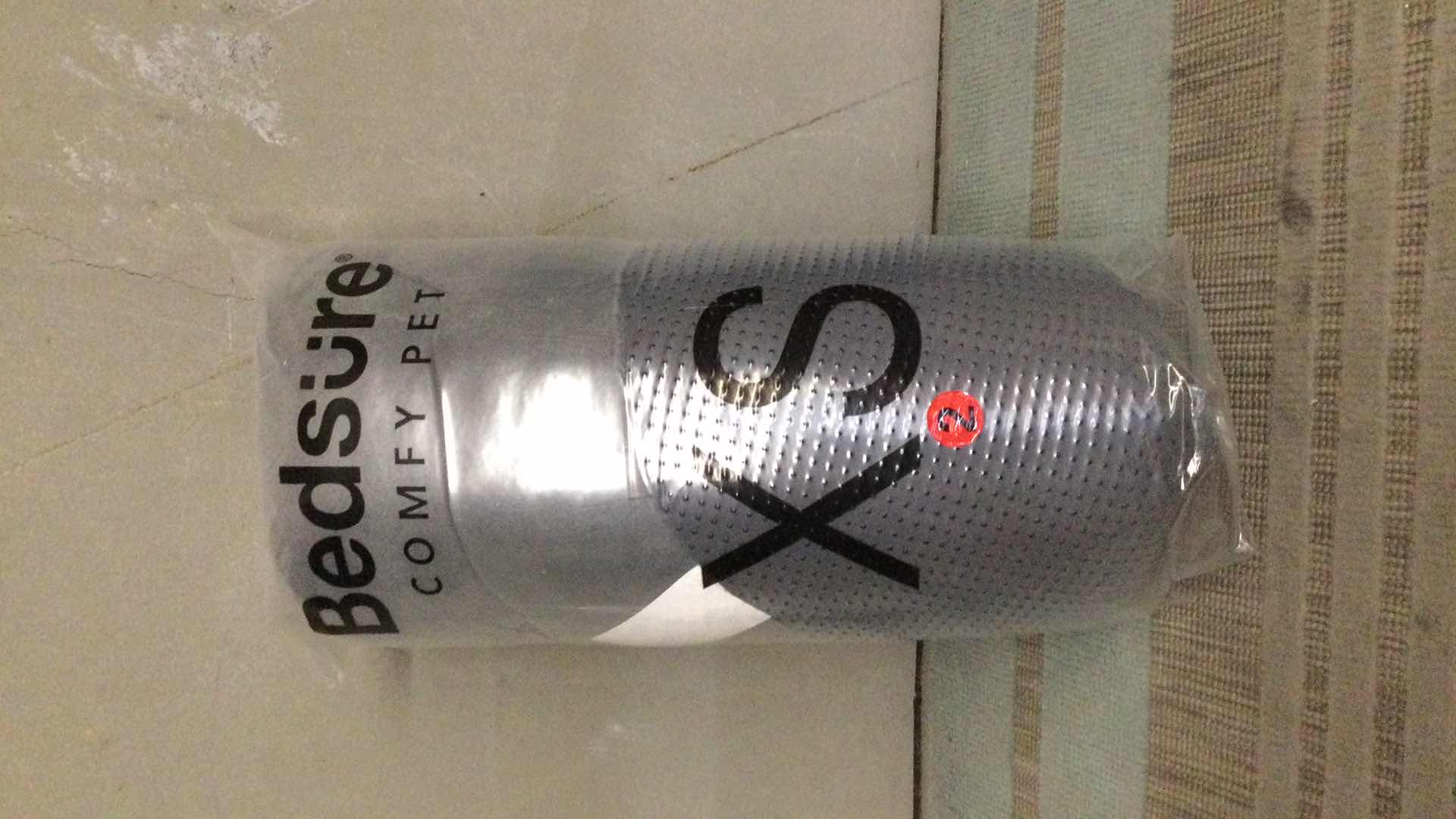 Photo 1 of BEDSURE COMFY PET GREY SMALL DOG BED 20” W/ SLIP RESISTANT BOTTOM