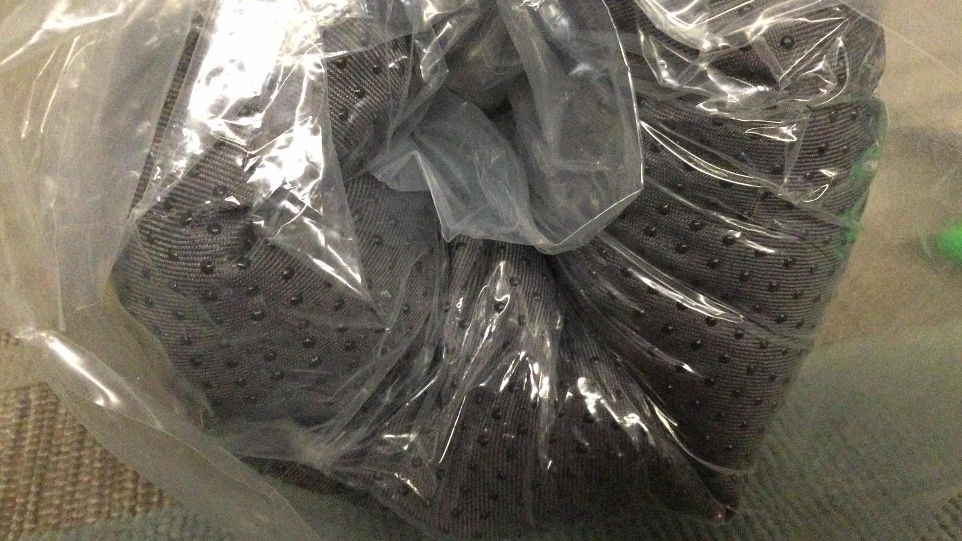 Photo 1 of BEDSURE COMFY PET GREY SMALL DOG BED 20” W/ SLIP RESISTANT BOTTOM