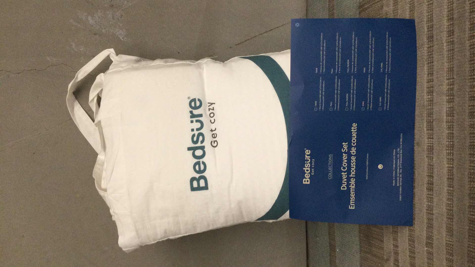 Photo 1 of BEDSURE COLLECTIONS DUVET COVER SET FULL/QUEEN