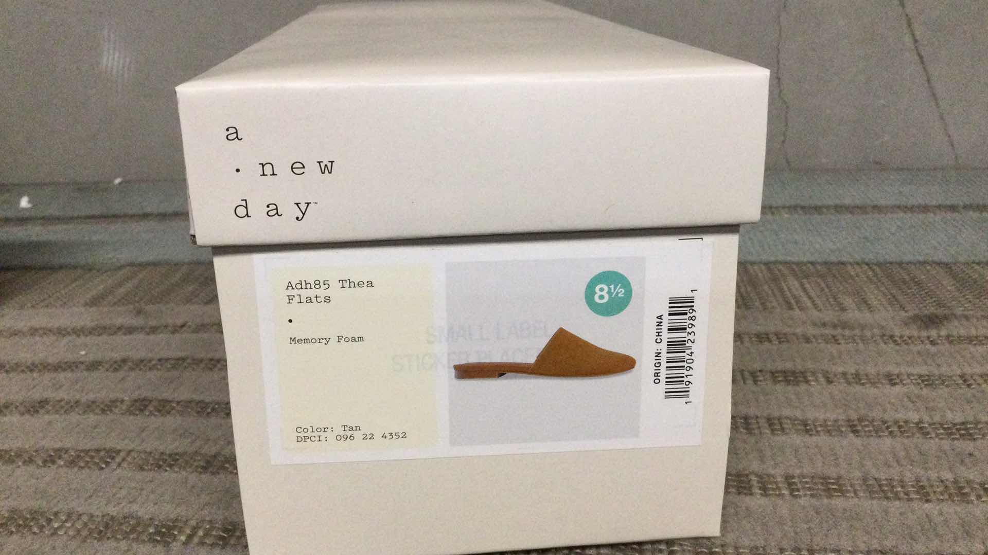 Photo 1 of A NEW DAY ADH85 THEA FLATS W/MEMORY FOAM LADIES SIZE: 8.5 TAN