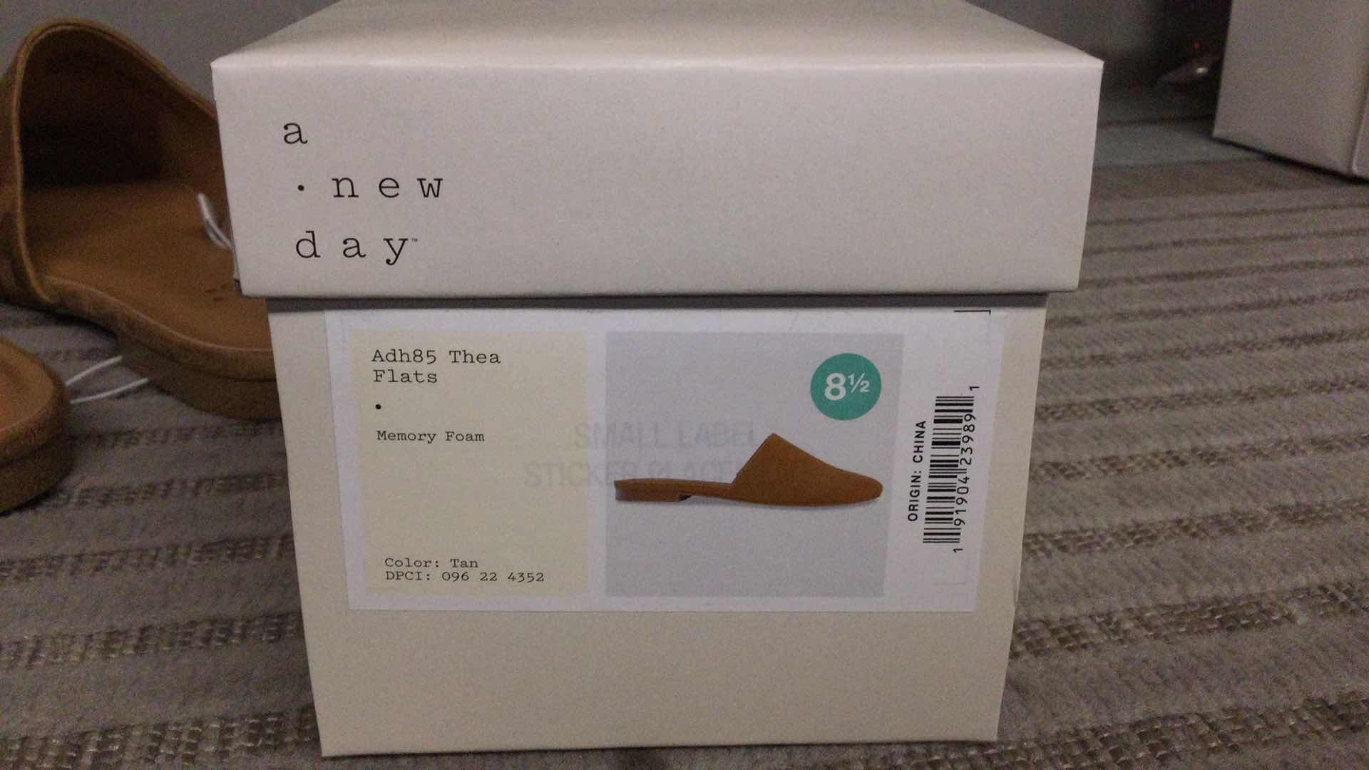 Photo 1 of A NEW DAY ADH85 THEA FLATS W/ MEMORY FOAM LADIES SIZE: 8.5 TAN