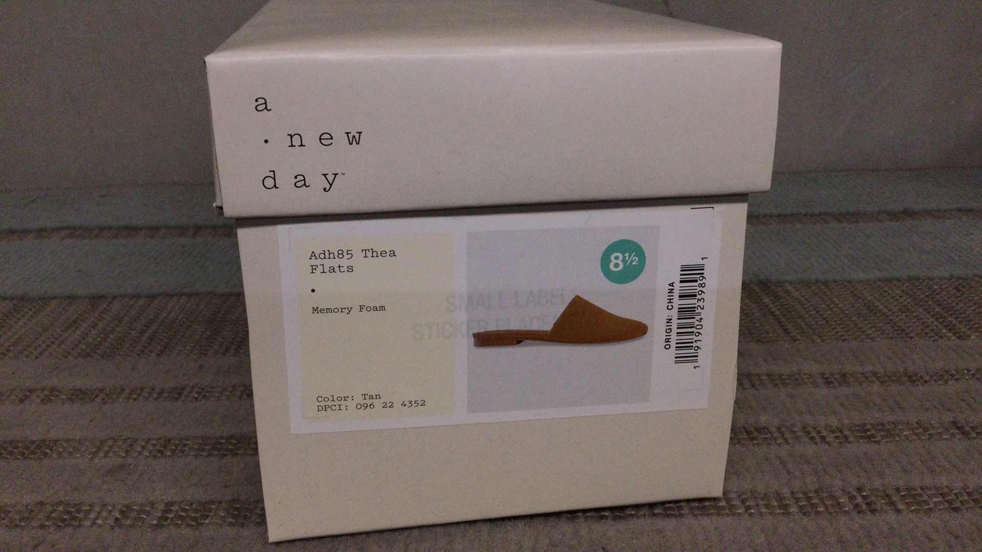 Photo 1 of A NEW DAY ADH85 THEA FLATS W/MEMORY FOAM LADIES SIZE: 8.5 TAN