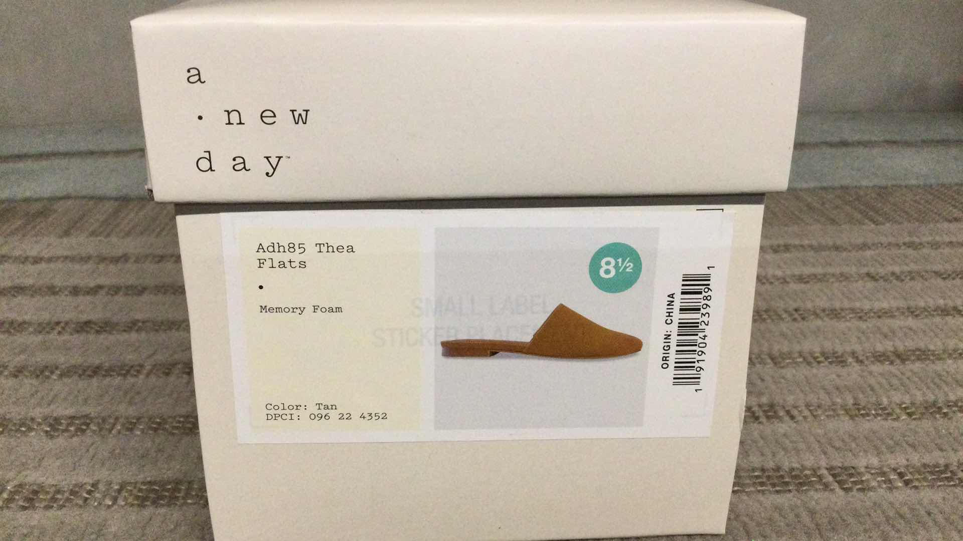 Photo 1 of A NEW DAY ADH85 THEA FLATS W/ MEMORY FOAM LADIES SIZE: 8.5 TAN