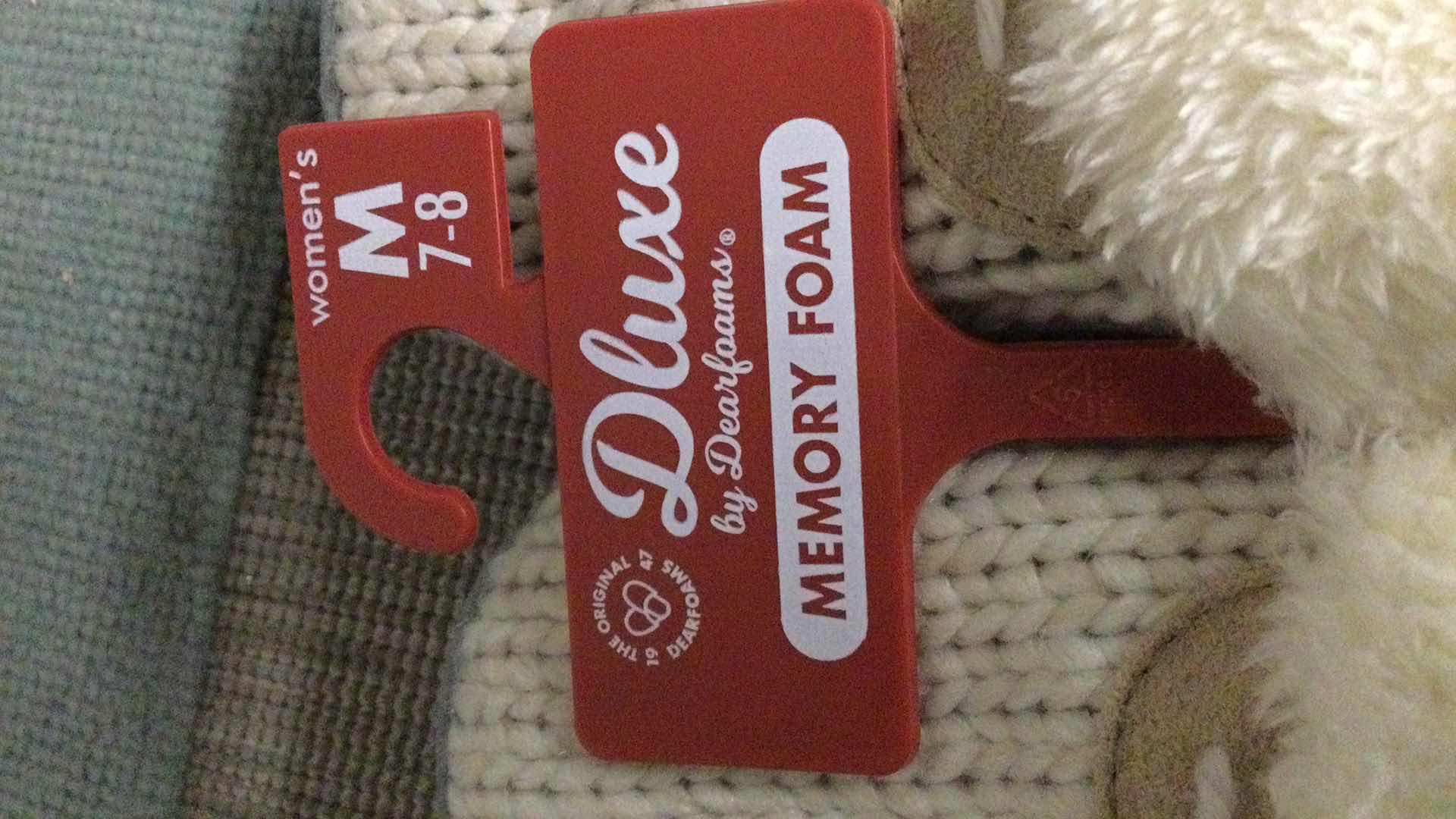 Photo 3 of NEW DLUX BY DEARFORMS MEMORY FOAM SLIPPERS LADIES SIZE: M 7/8 2-PAIR